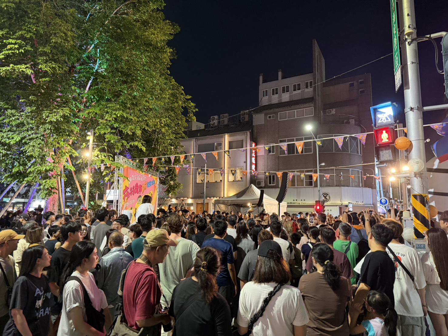 火舞夜祭 萬聖派對 追藍眼淚 全線帶動臺南旅遊爆棚人潮