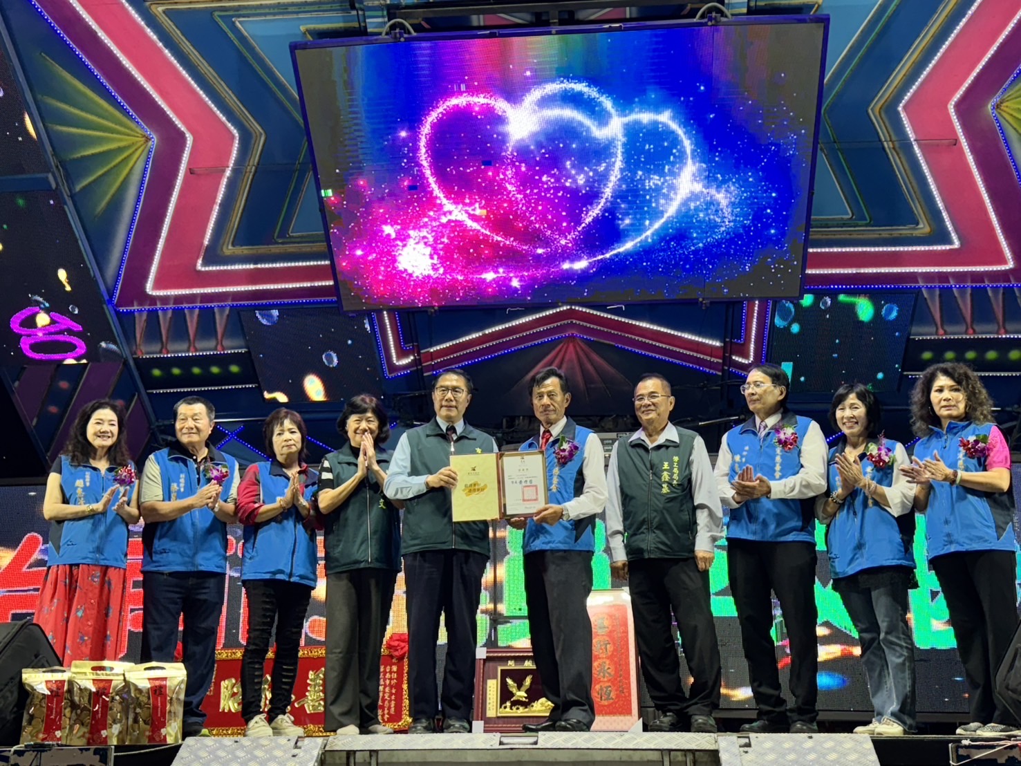 安定慈善會3度捐贈復康巴士 黃偉哲感謝攜手打造無礙友善城市