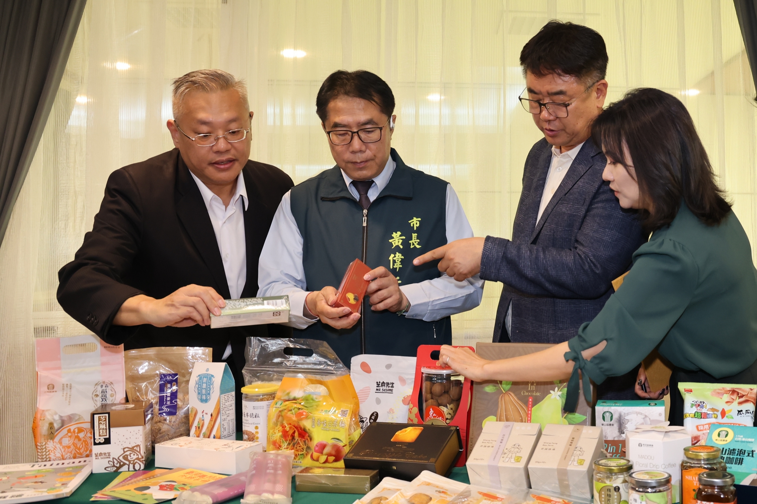 黃偉哲見證簽署合作意向書   台南愛文芒果、金鑽鳳梨成功打入韓國市場