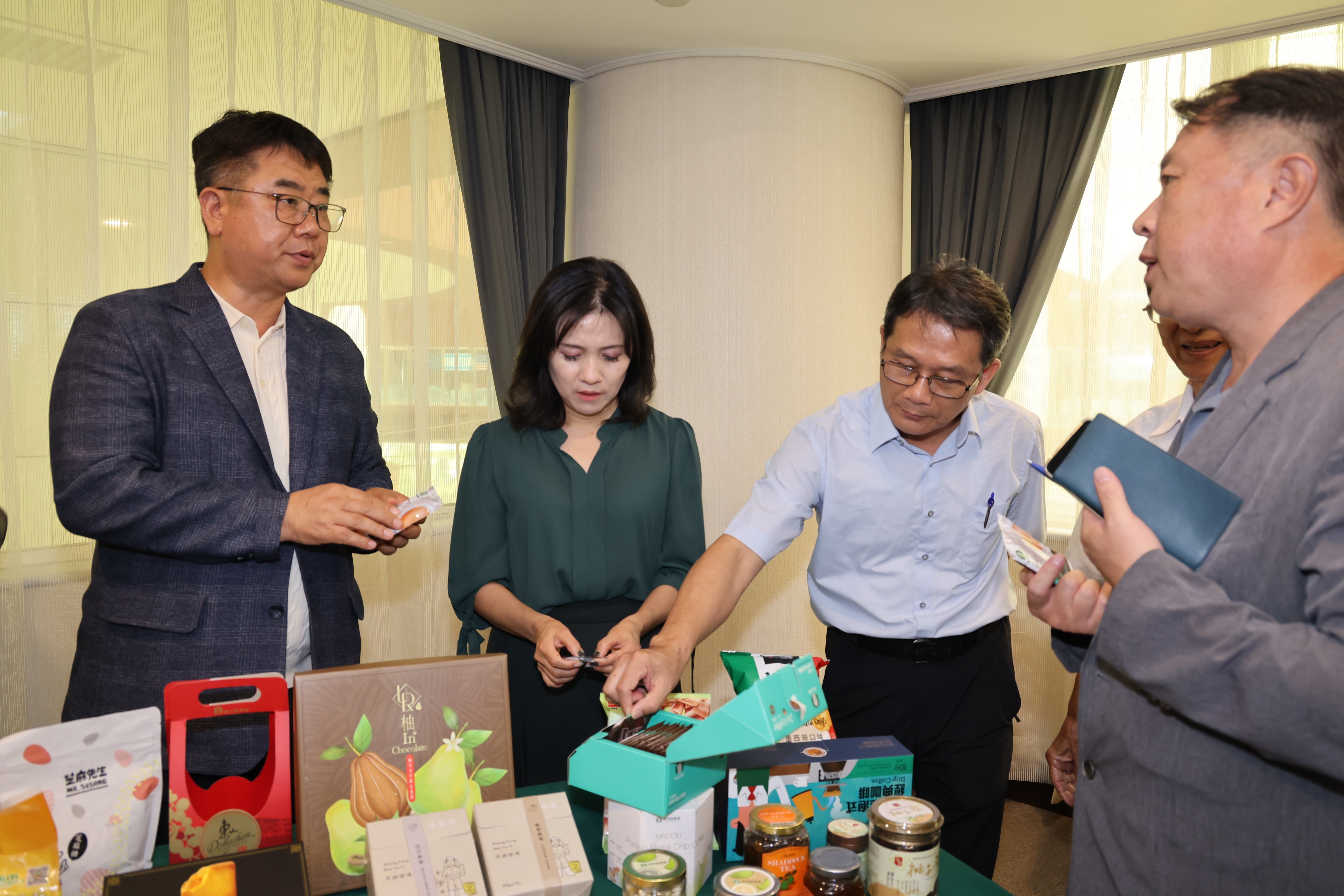 黃偉哲見證簽署合作意向書   台南愛文芒果、金鑽鳳梨成功打入韓國市場