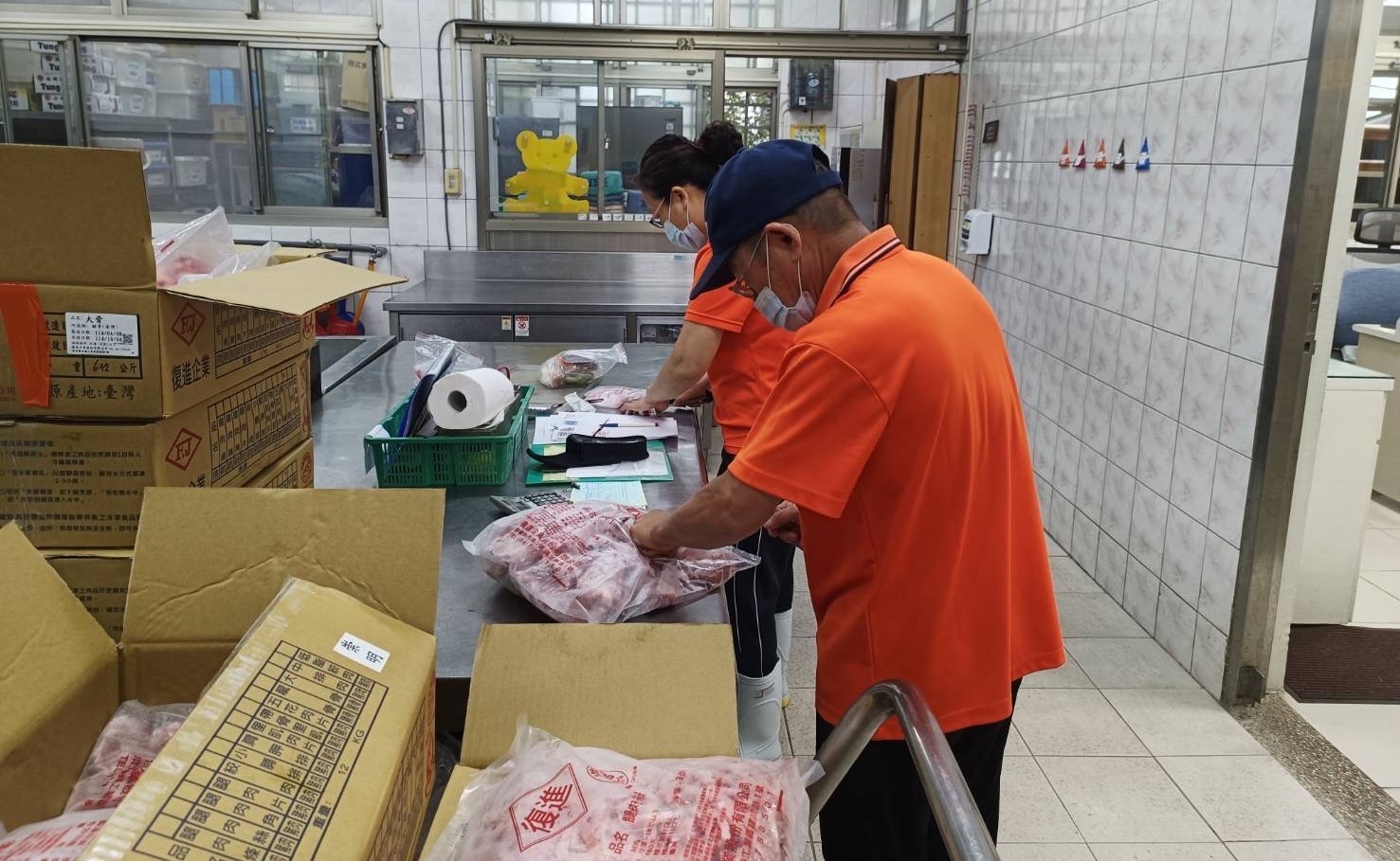 配合豬隻禁運禁宰措施解禁 南市教育局：午餐肉品採購恢復疫情前模式 持續加強午餐品質與廚餘管控