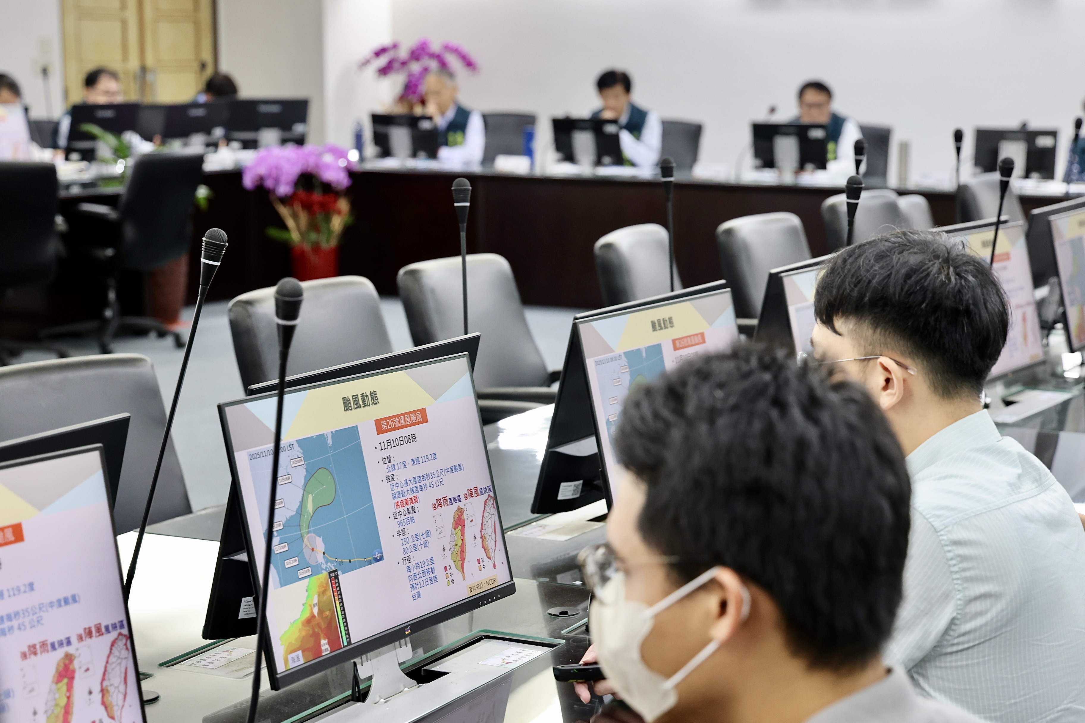 鳳凰颱風接近台灣　黃偉哲召開防颱整備會議積極防範因應