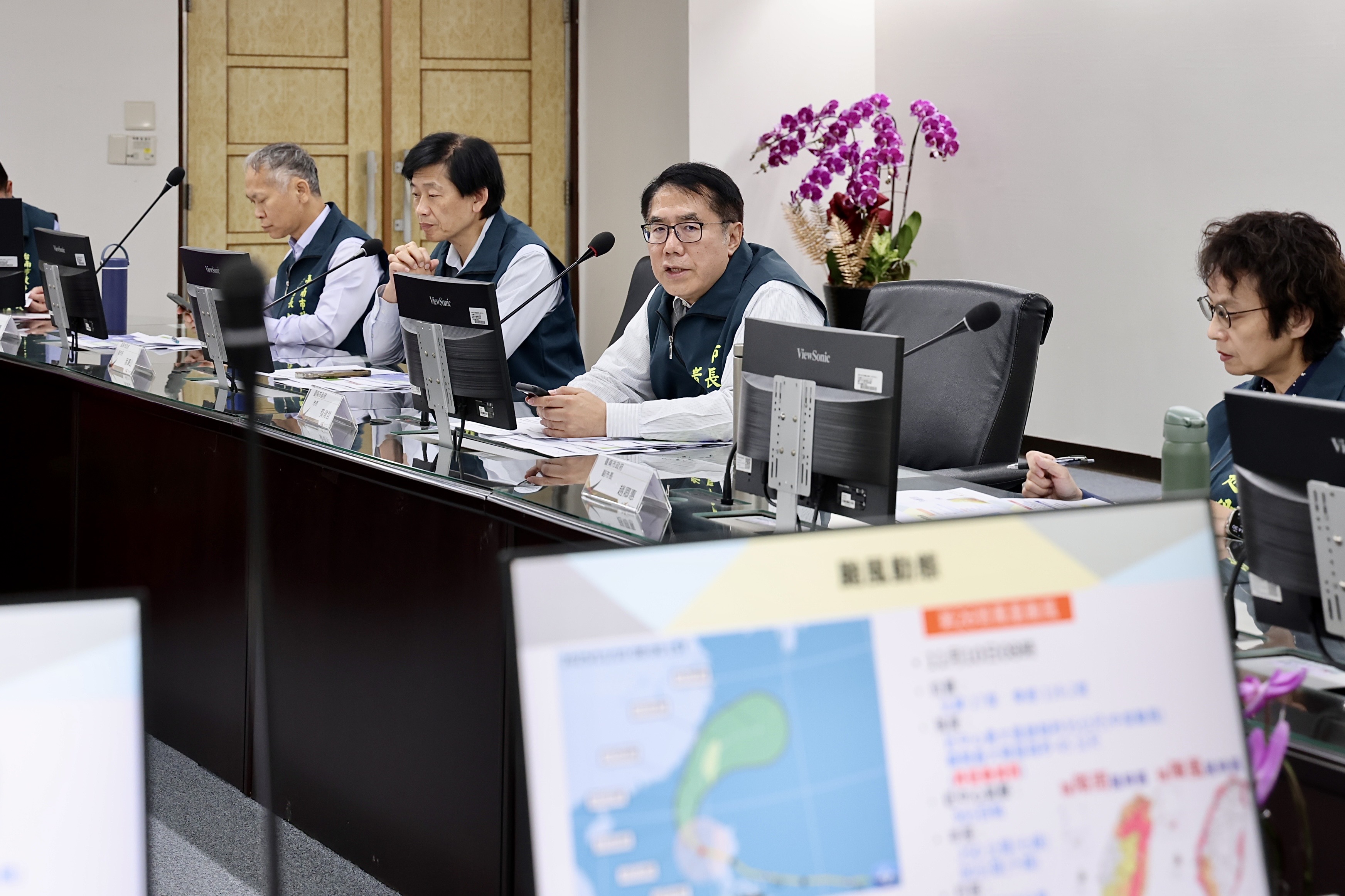 鳳凰颱風接近台灣　黃偉哲召開防颱整備會議積極防範因應