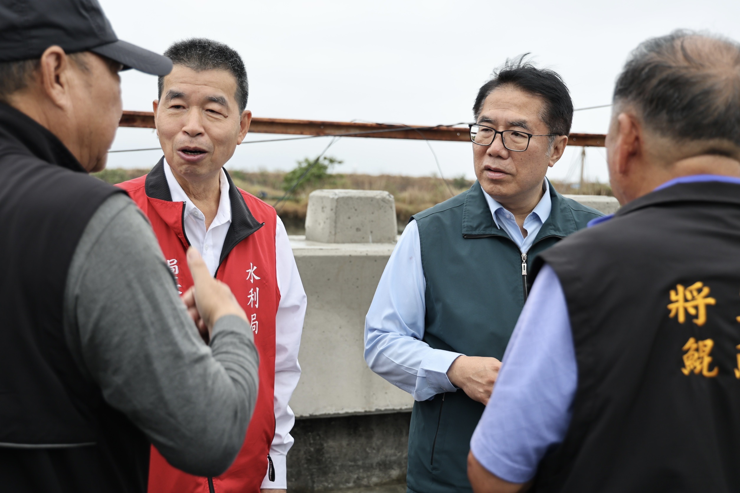 擔憂鳳凰颱風影響  黃偉哲今早馬不停蹄視察北門、將軍、七股復建情況