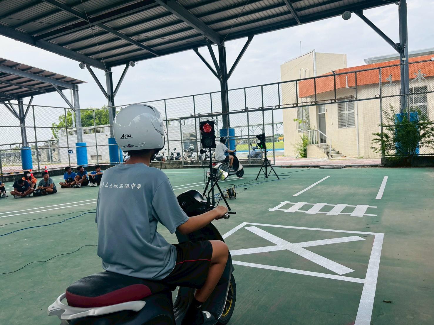安全駕駛教育從青少年做起!南市推動校園機車安全宣教  強化學生騎乘安全與交通知能