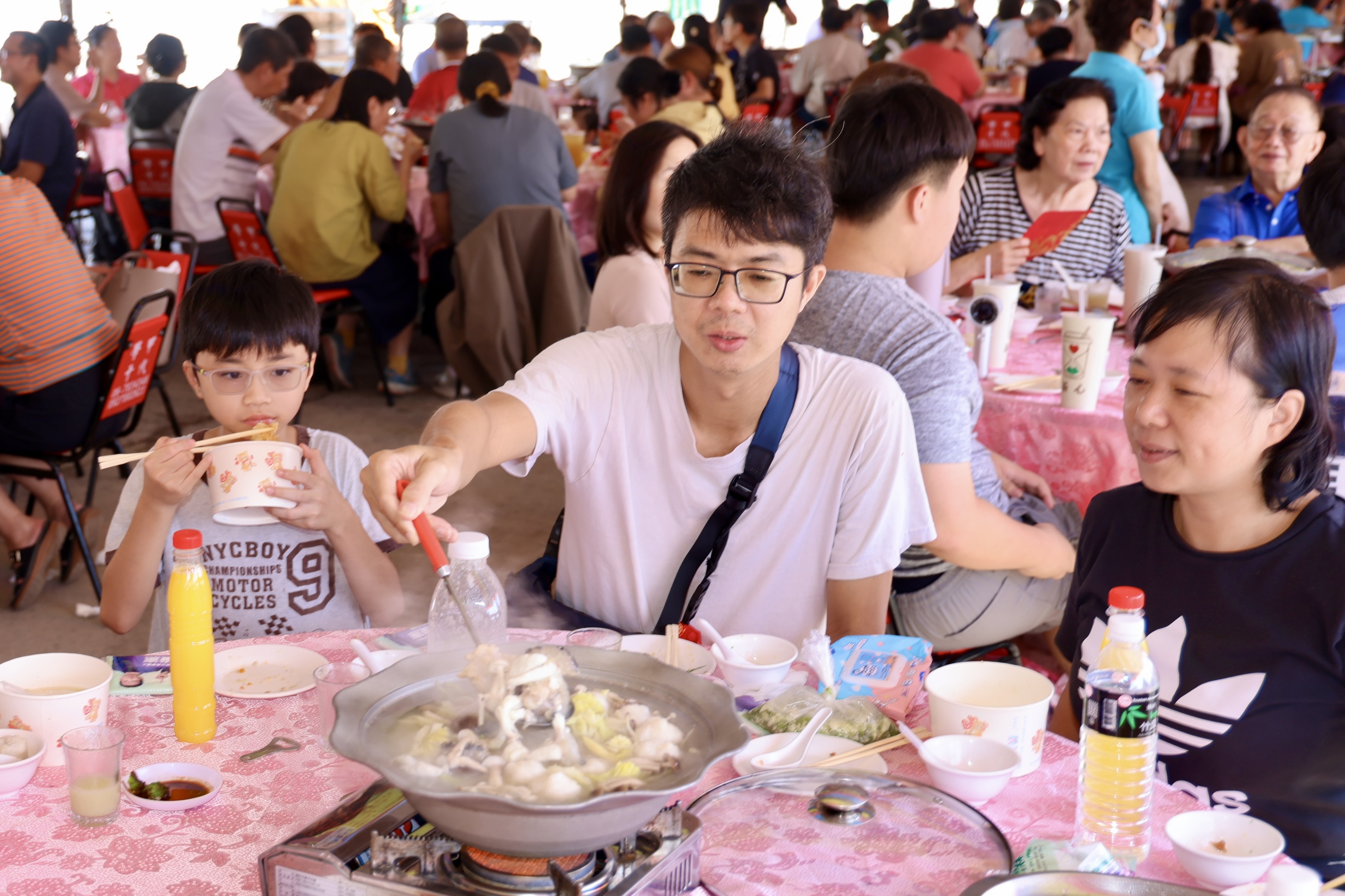 「虱目魚主題活動」南鯤鯓代天府登場 黃偉哲邀民眾支持在地漁民、品嚐海味招牌