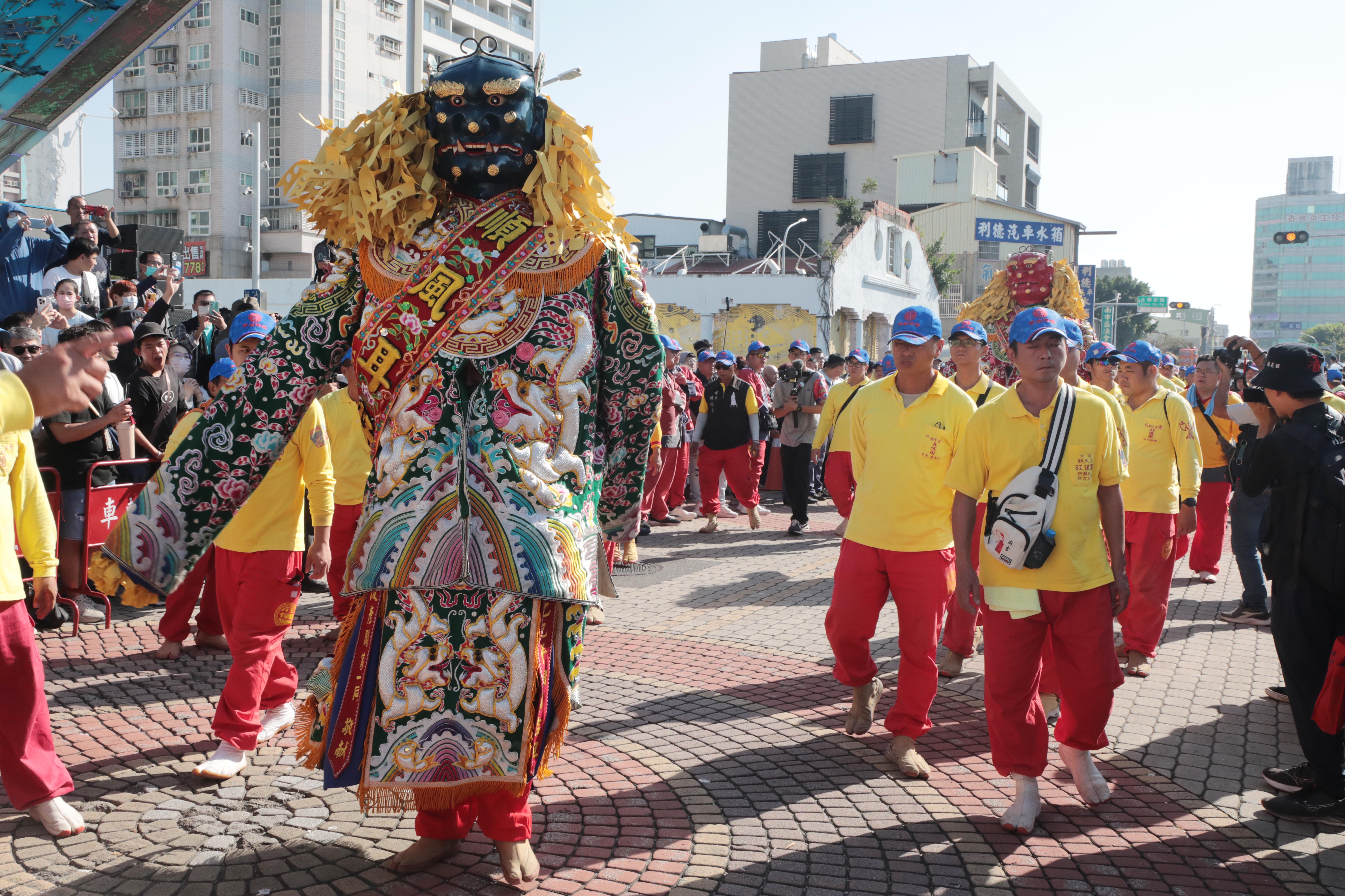 北港媽祖南都巡歷抵河樂廣場　黃偉哲到場接駕祈福