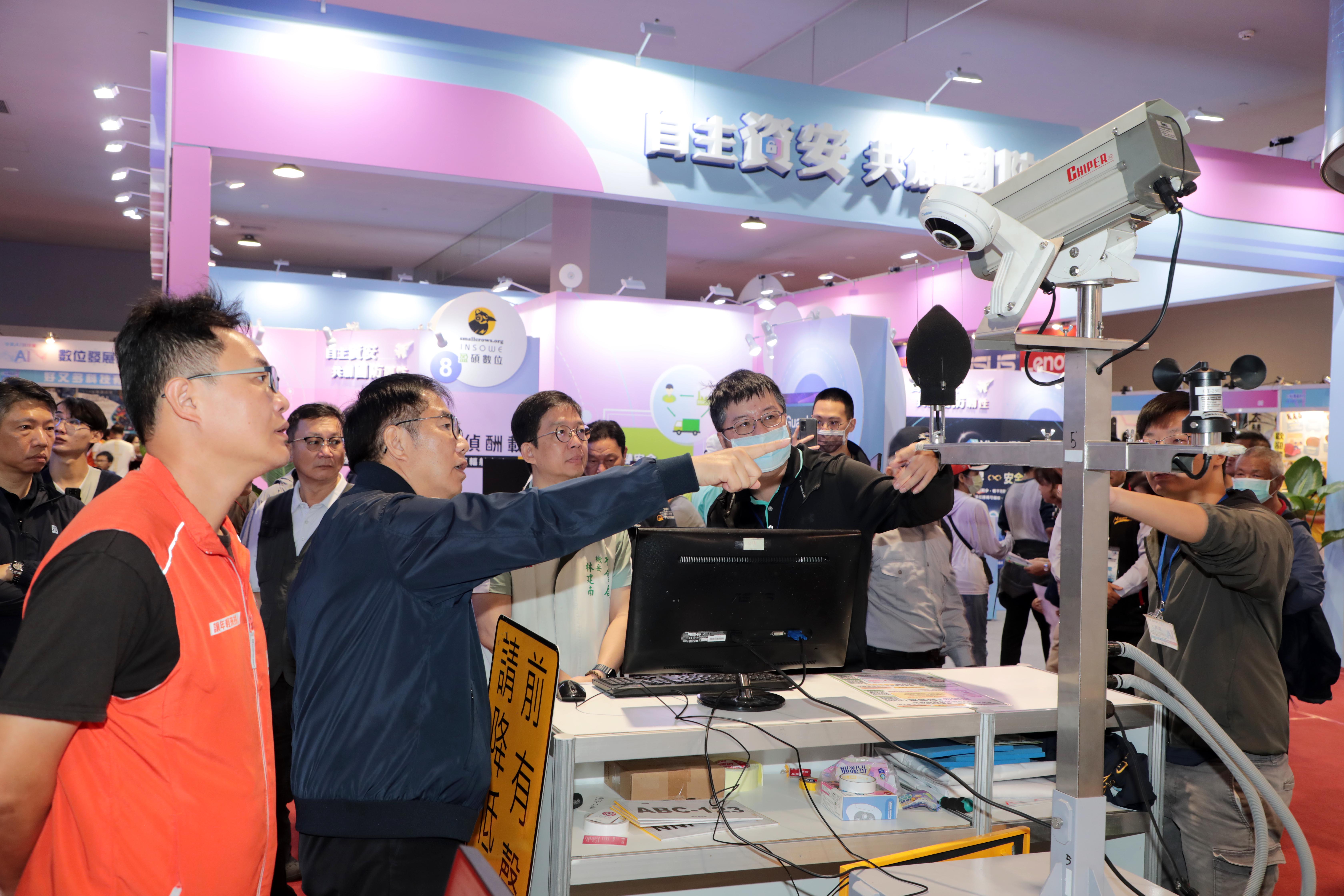 國防AI應用創新競賽與論壇盛大登場　黃偉哲盼台南成為AI智慧科技關鍵研發場域