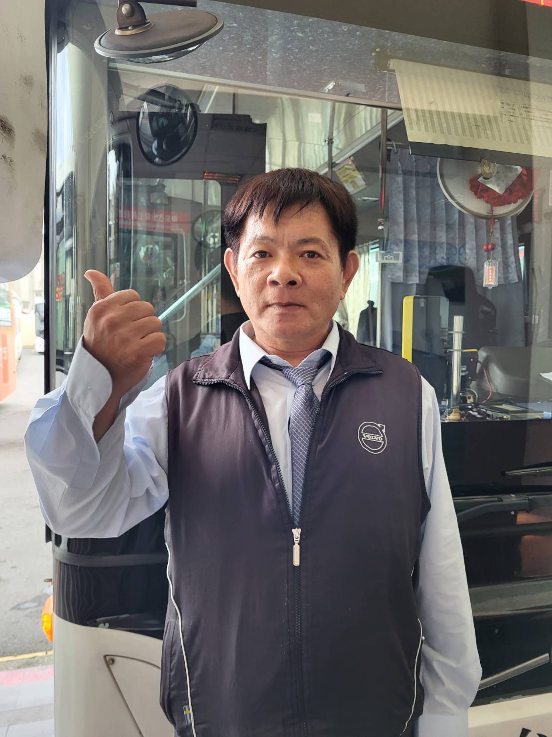 台南公車司機機警救人獲讚！臨危不亂保護乘客、協助現場，英勇事蹟曝光。