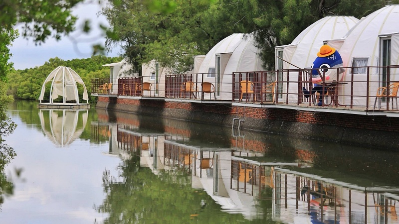 雙春濱海遊憩區南側棧道及園區設施修繕工程第一階段完成 預計明年第2季全面開放