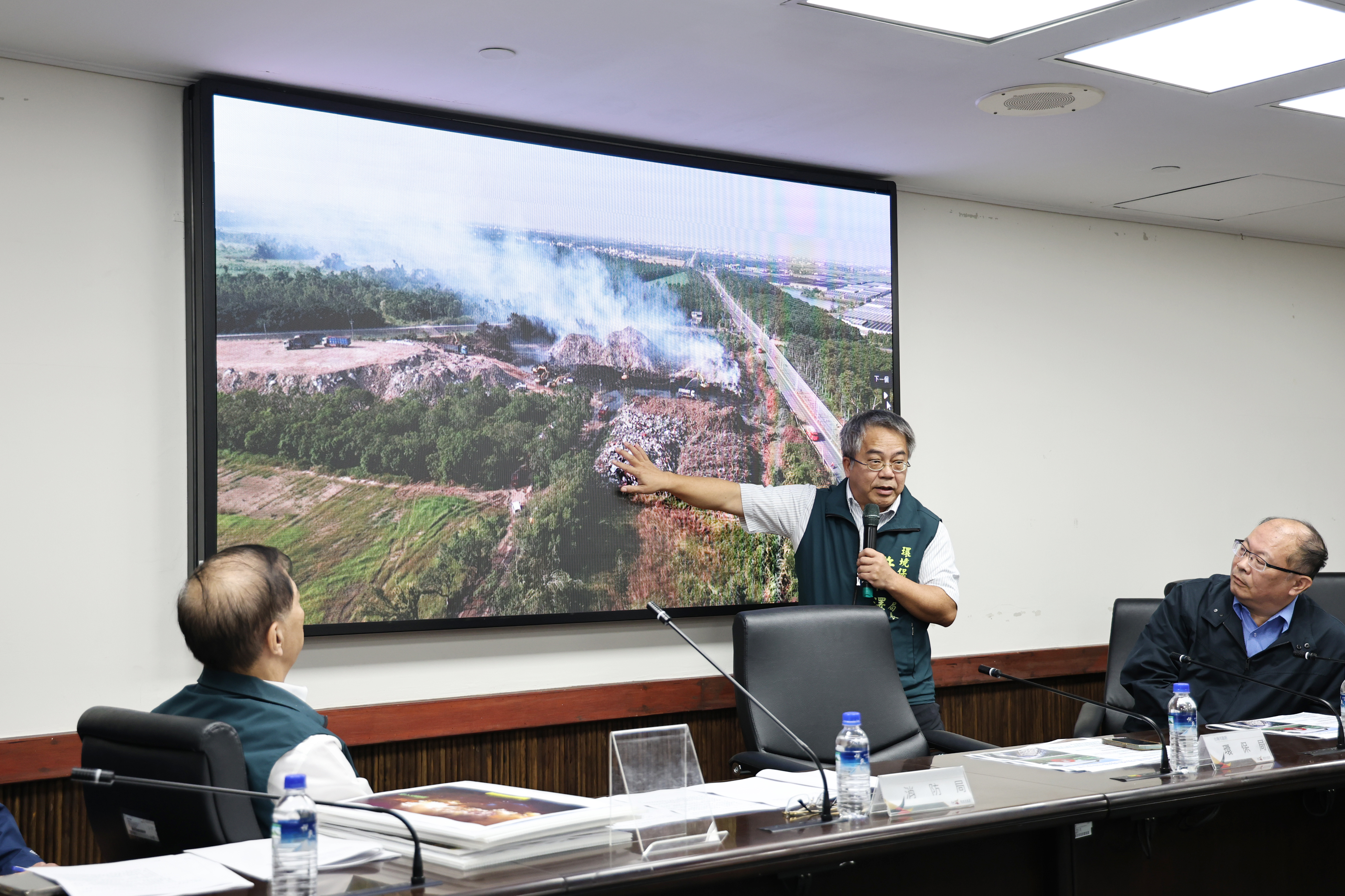 一次說清楚！烏樹林暫置場起火7點說明 南市府：持續監控空品 資訊公開透明