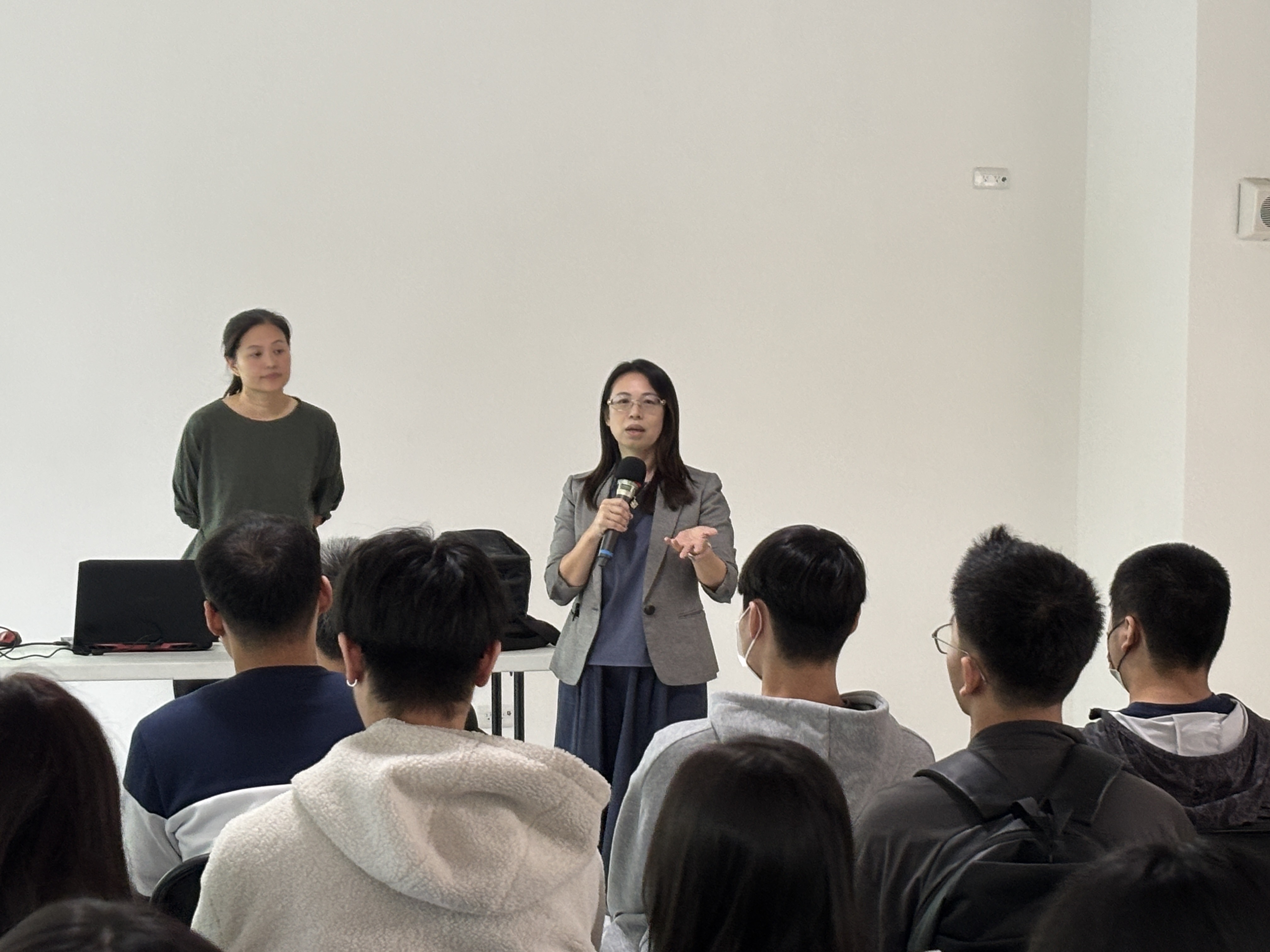 臺南推動青年公共參與　長榮大學參訪小東社宅理解居住政策與城市治理