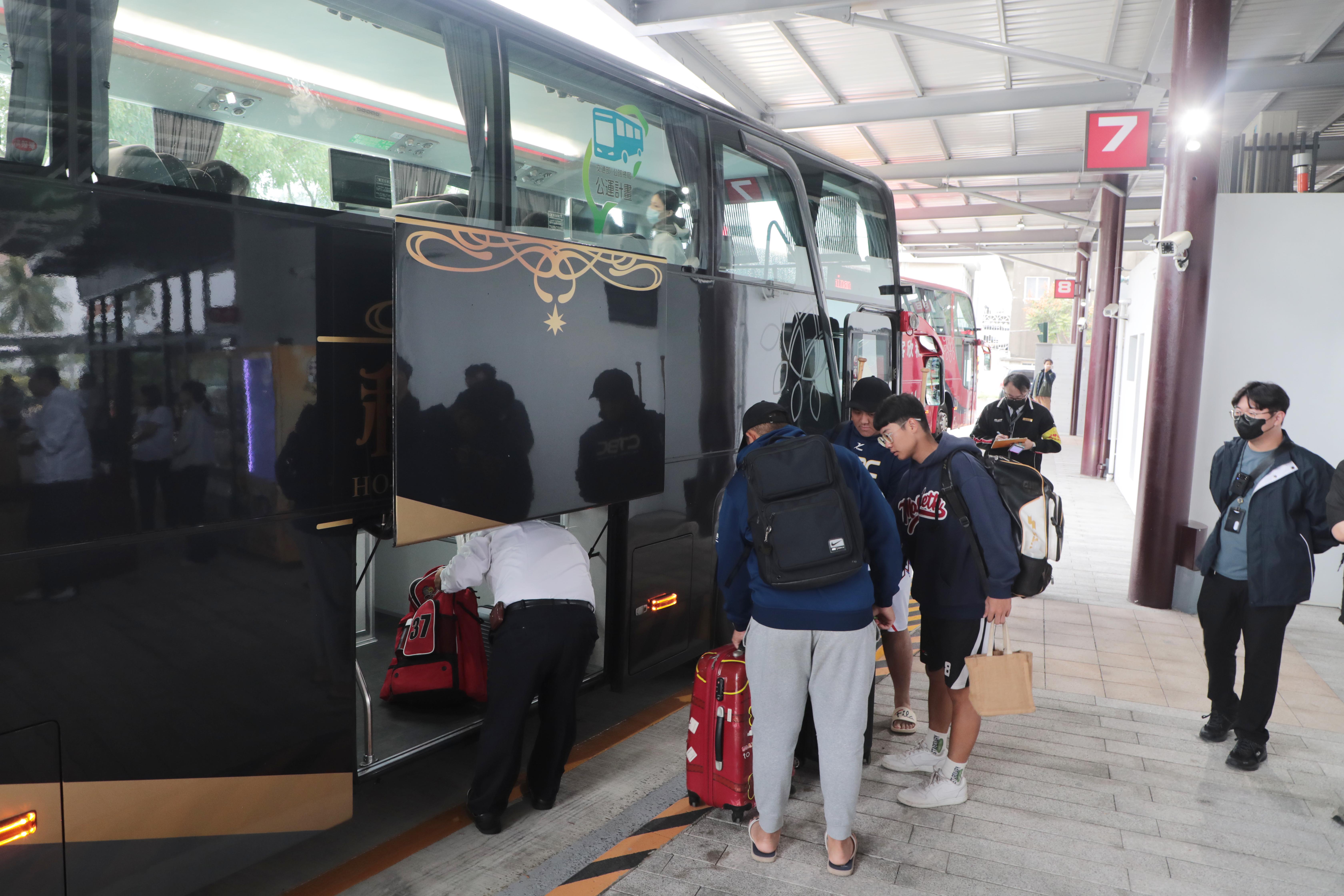 永康轉運站今正式啟用 黃偉哲：將持續提供更多優質交通設施