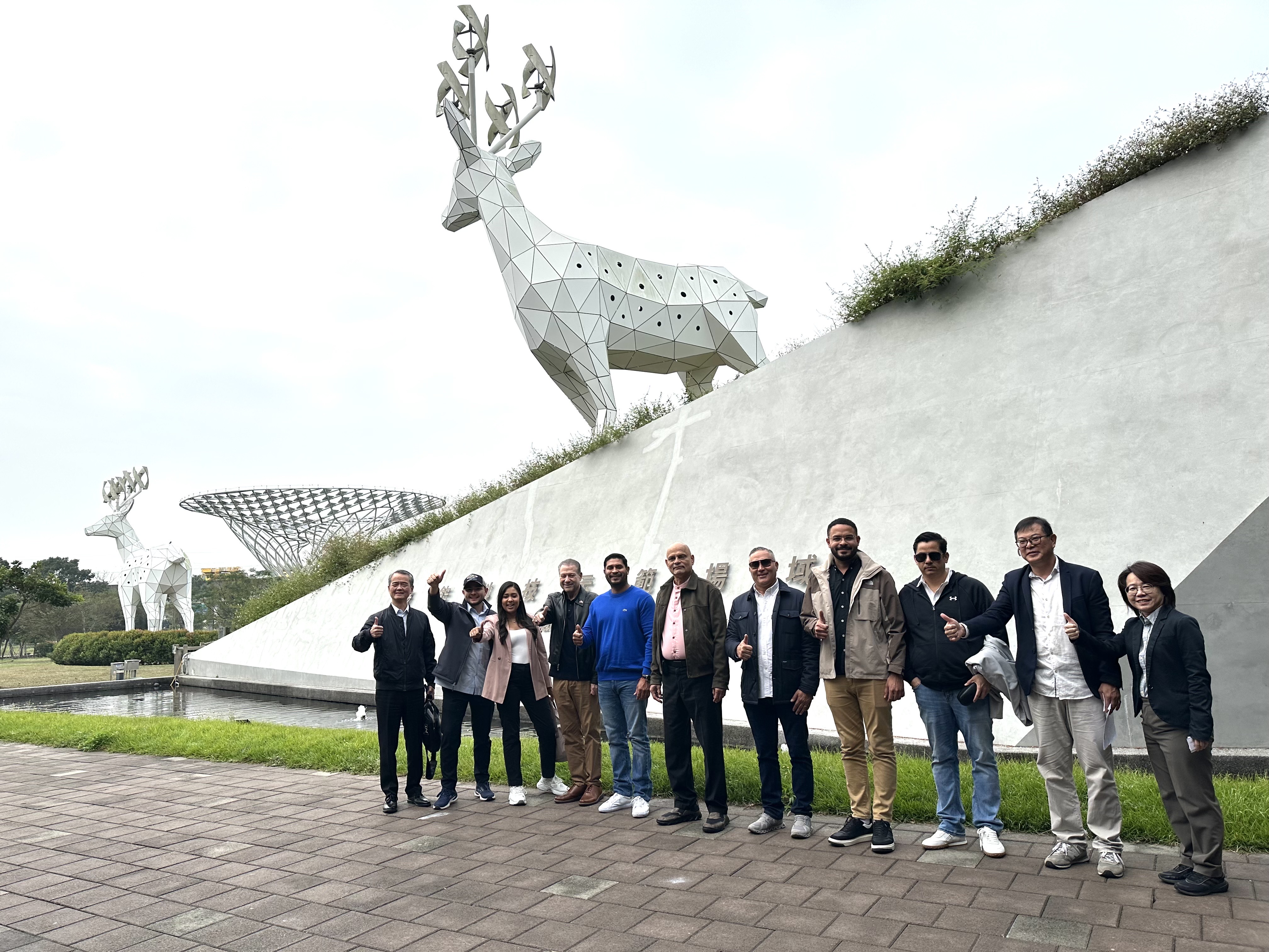 巴拿馬跨黨派國會議員參訪沙崙智慧綠能科學城 臺南市擘劃高科技與永續合作新藍圖