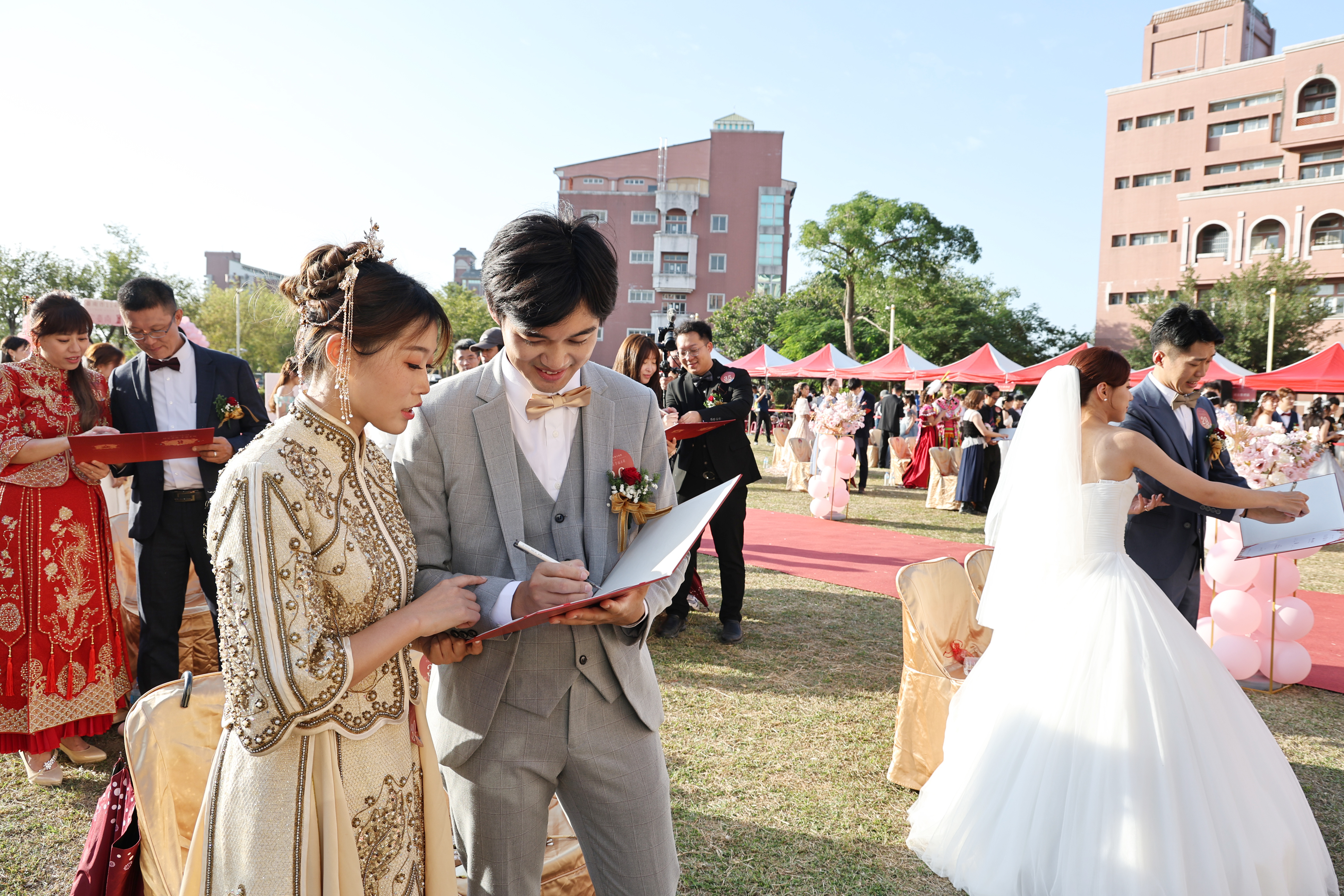 「情定台南 幸福永恆」 黃偉哲為台南市聯合婚禮50對新人證婚