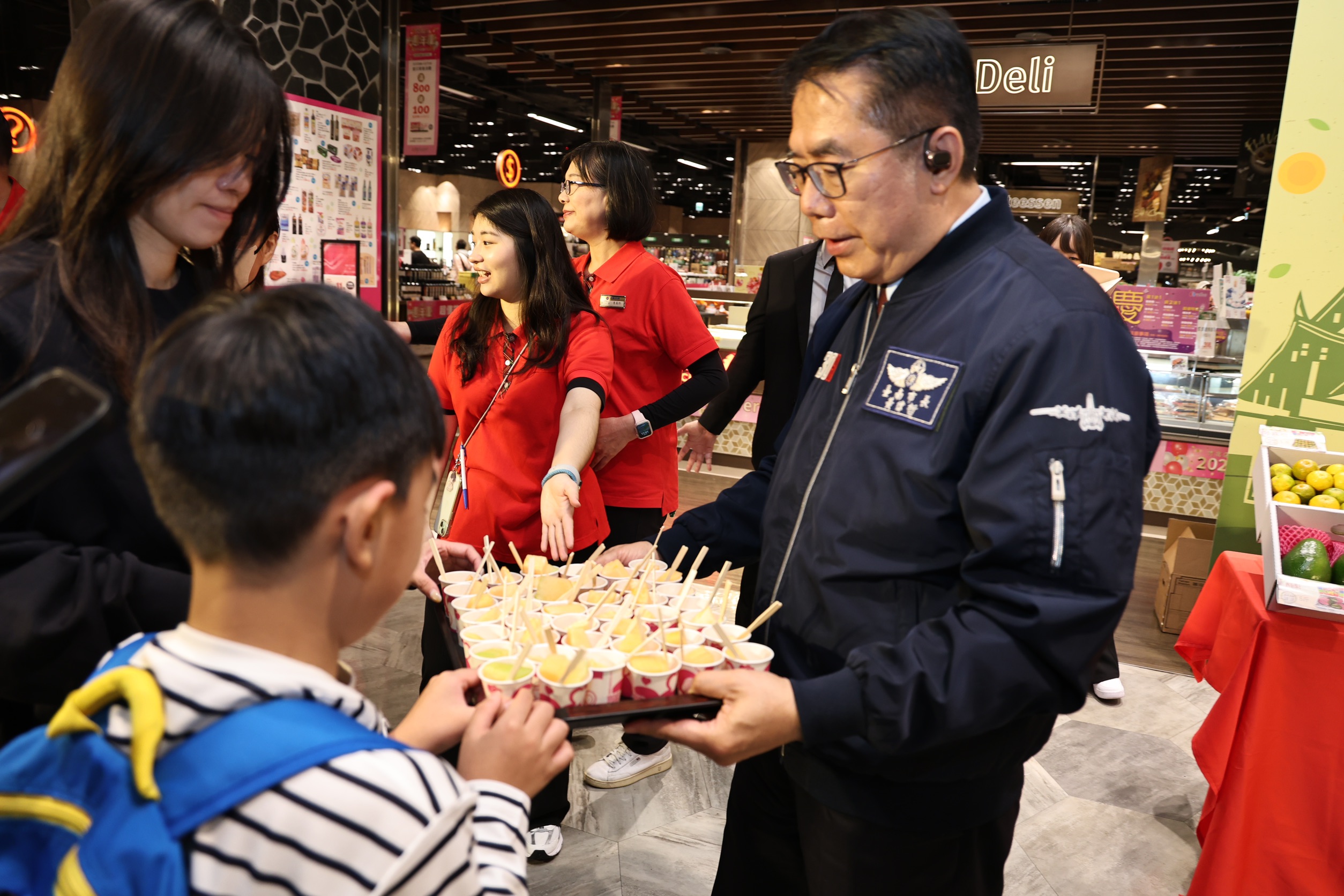 臺南鮮果嘉年華盛大登場！ 黃偉哲帶臺南秋冬鮮果 北上竹北遠百行銷