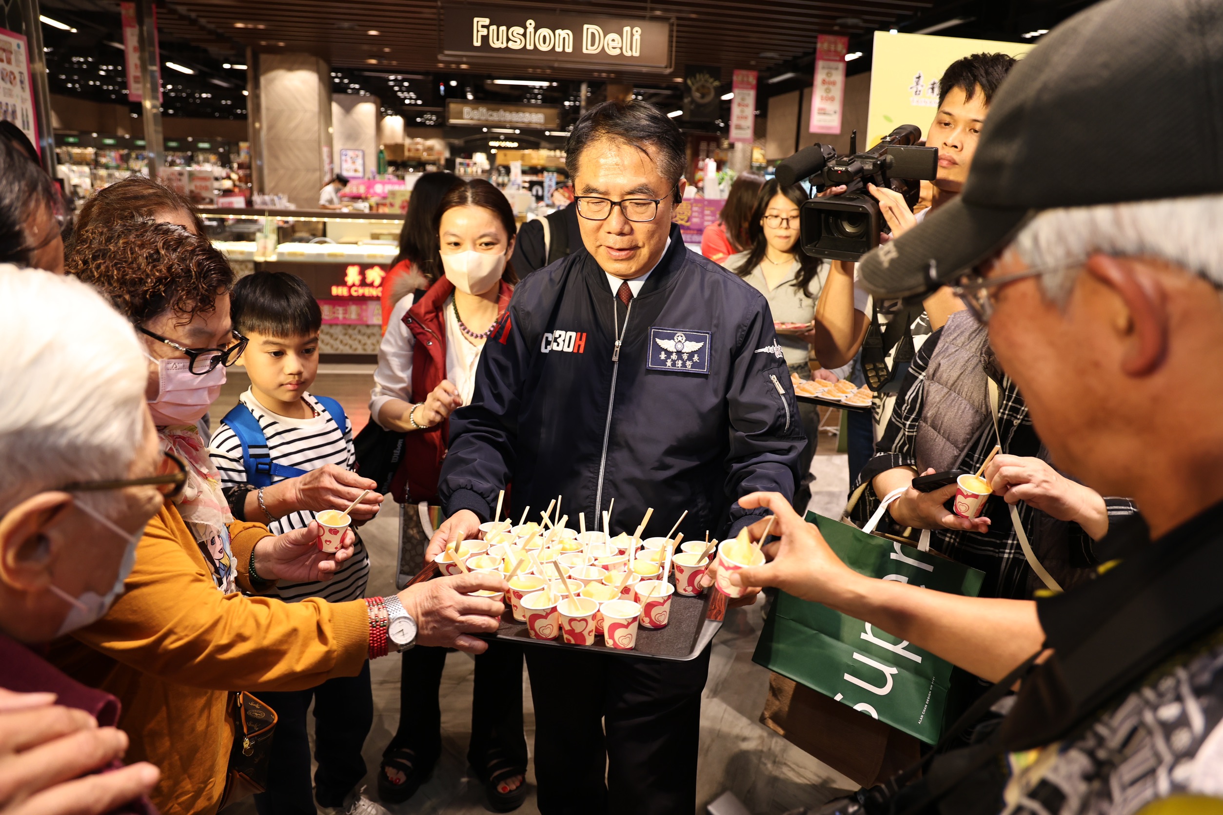 臺南鮮果嘉年華盛大登場！ 黃偉哲帶臺南秋冬鮮果 北上竹北遠百行銷