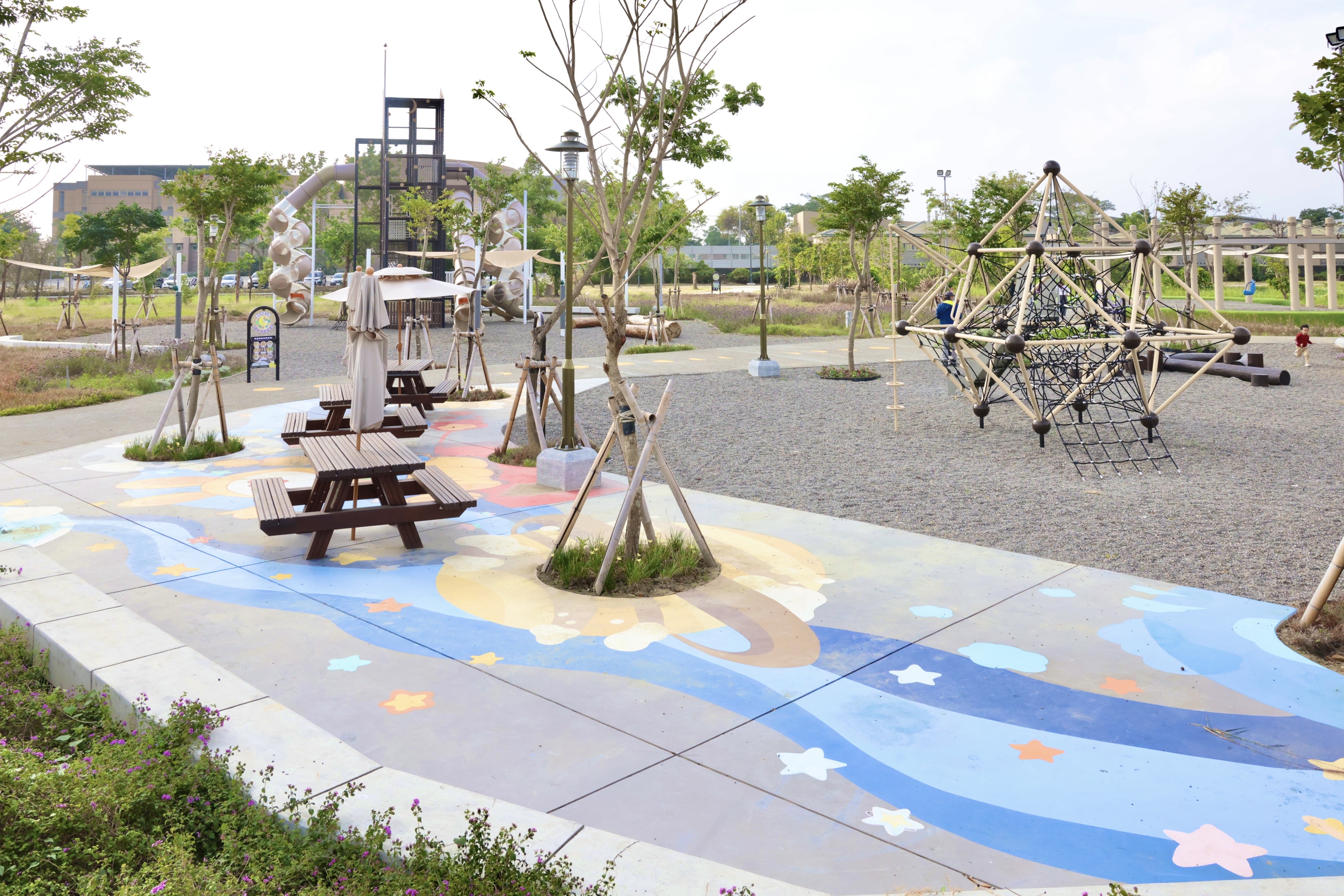 月兔冒險登場！黃偉哲宣布任內第73座特色遊戲場-鹽水區特色公園啟用