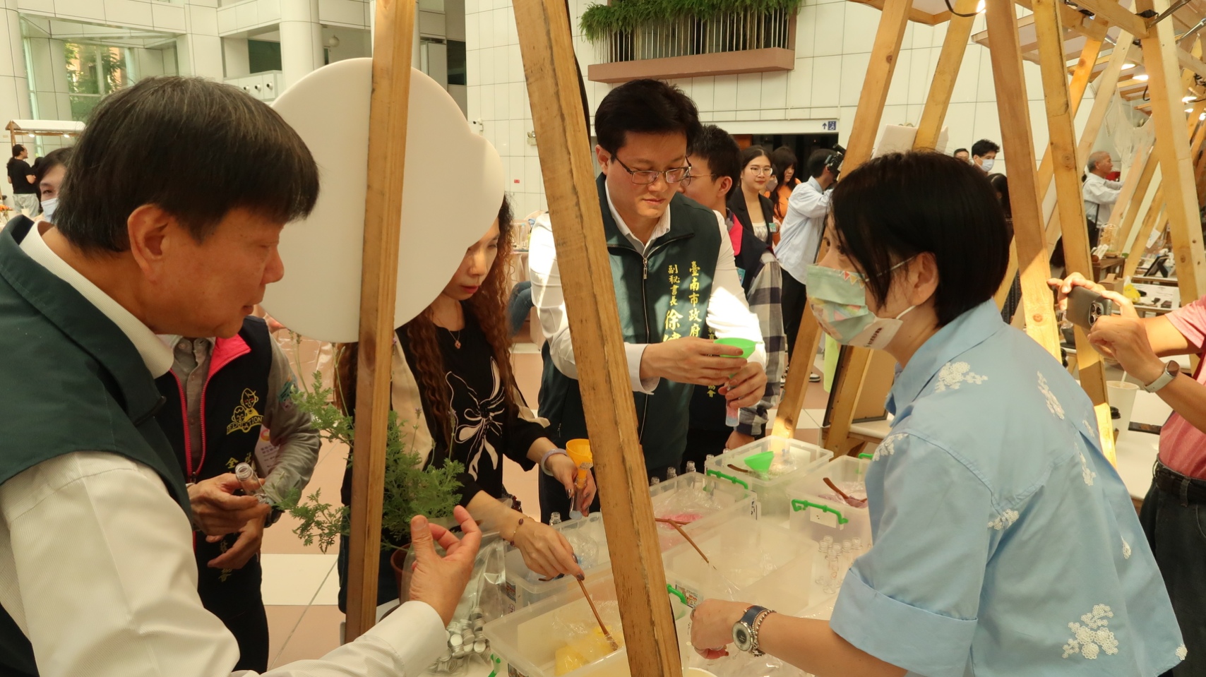 青力綻放，探夢啟航~青少年探索班暨社區師傅成果發表會展現精彩成果