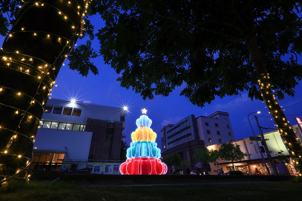 2025臺南聖誕燈節溫暖點亮 光與雲交織的冬日奇幻旅程正式登場