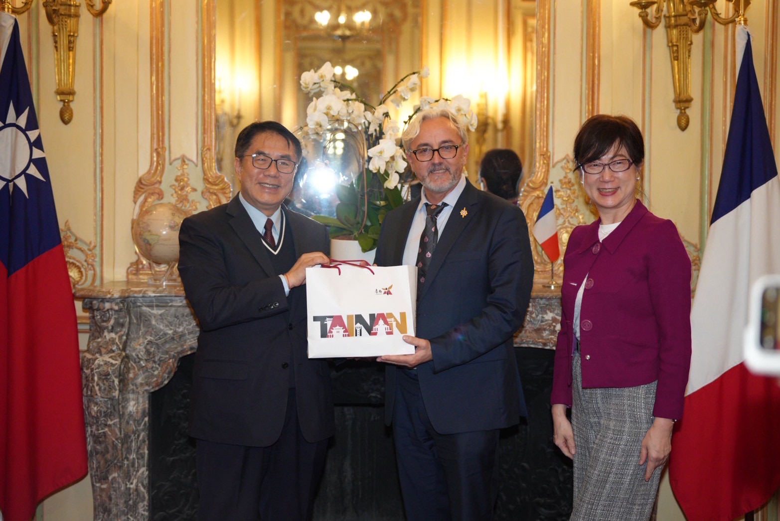 黃偉哲市長法國之旅：會晤國會議員，推動綠能與農產品交流