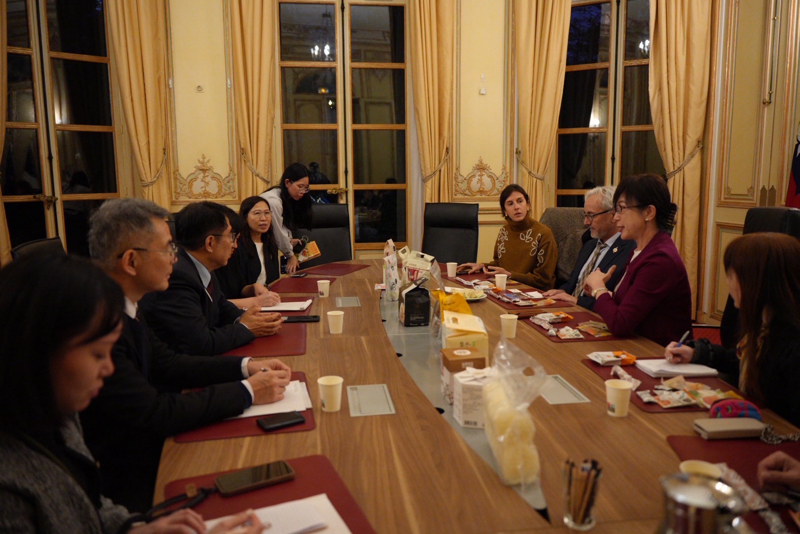 黃偉哲訪法國會晤國會議員 對話歐洲政經最前線