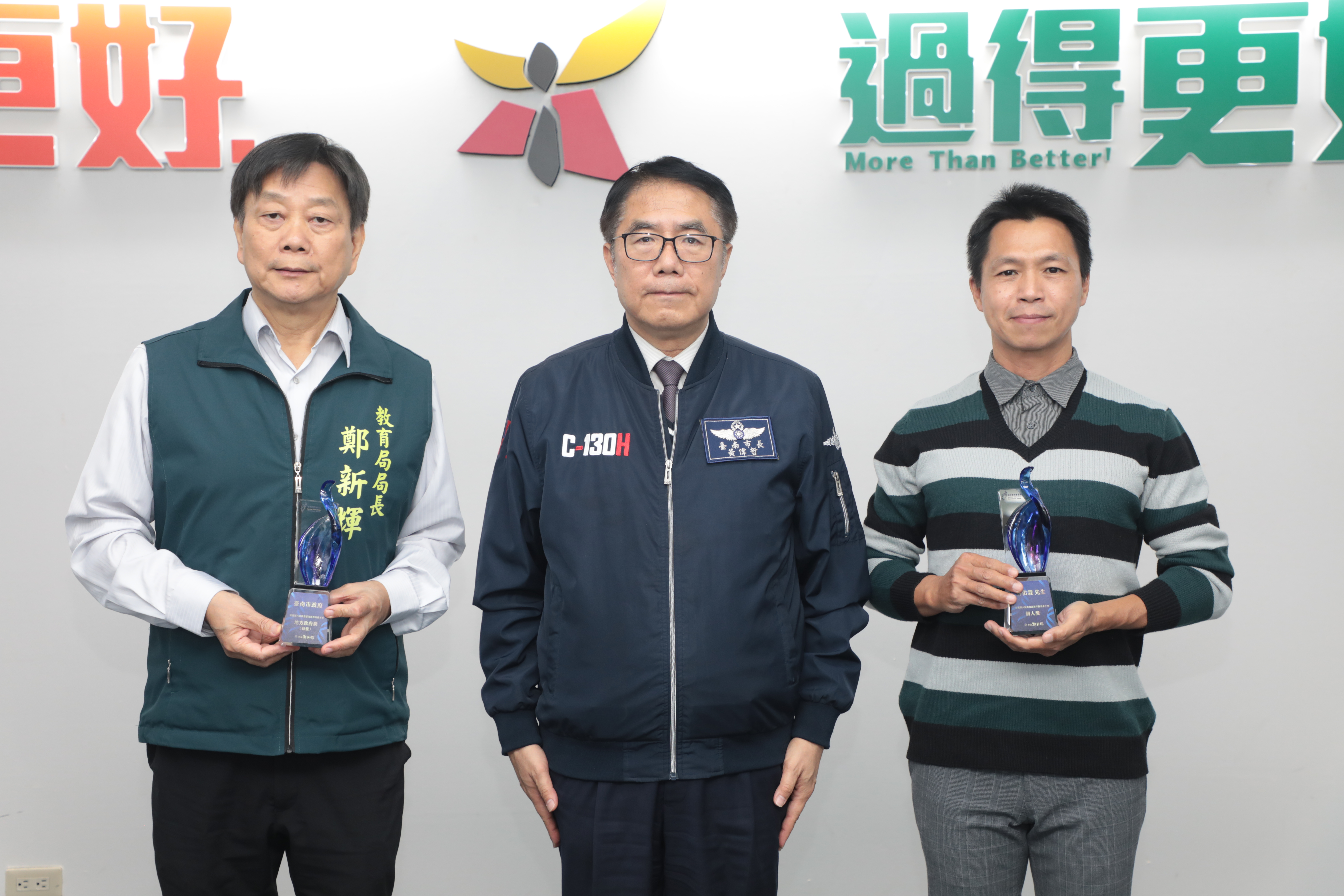 全國唯一六連霸！臺南再度榮獲海洋教育地方政府獎特優 隆田國小校長林佑霖獲個人獎 市政會議獲表揚