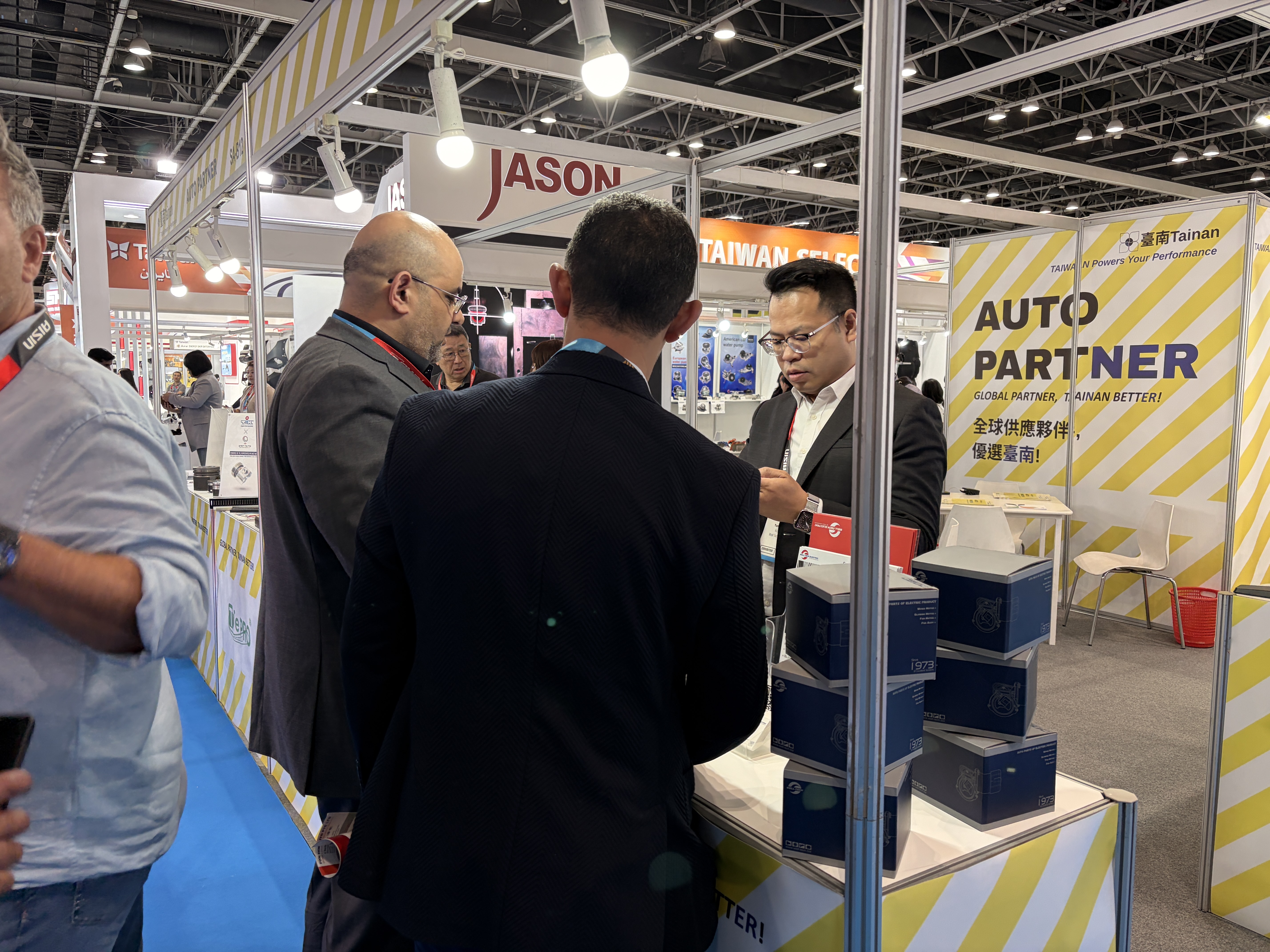 臺南市政府率團進軍2025杜拜國際汽車零配件、維修工具暨輪胎展