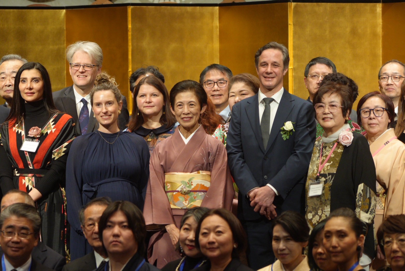 台南花果參展東京國際花道博覽會　蘭花火鶴優雅登上日本王妃午宴餐桌