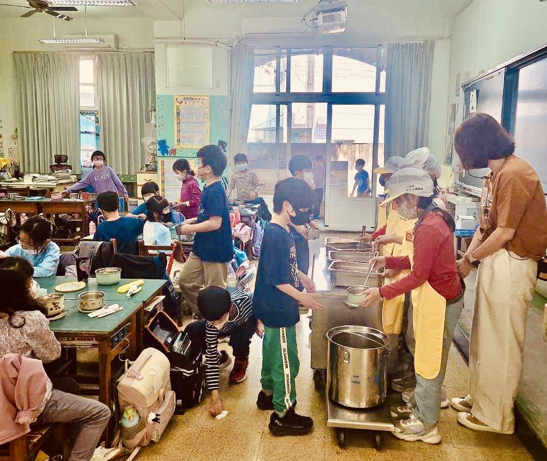 南市啟動校園廚餘減量  菜單優化×食育並進 11月每日廚餘大減逾2公噸