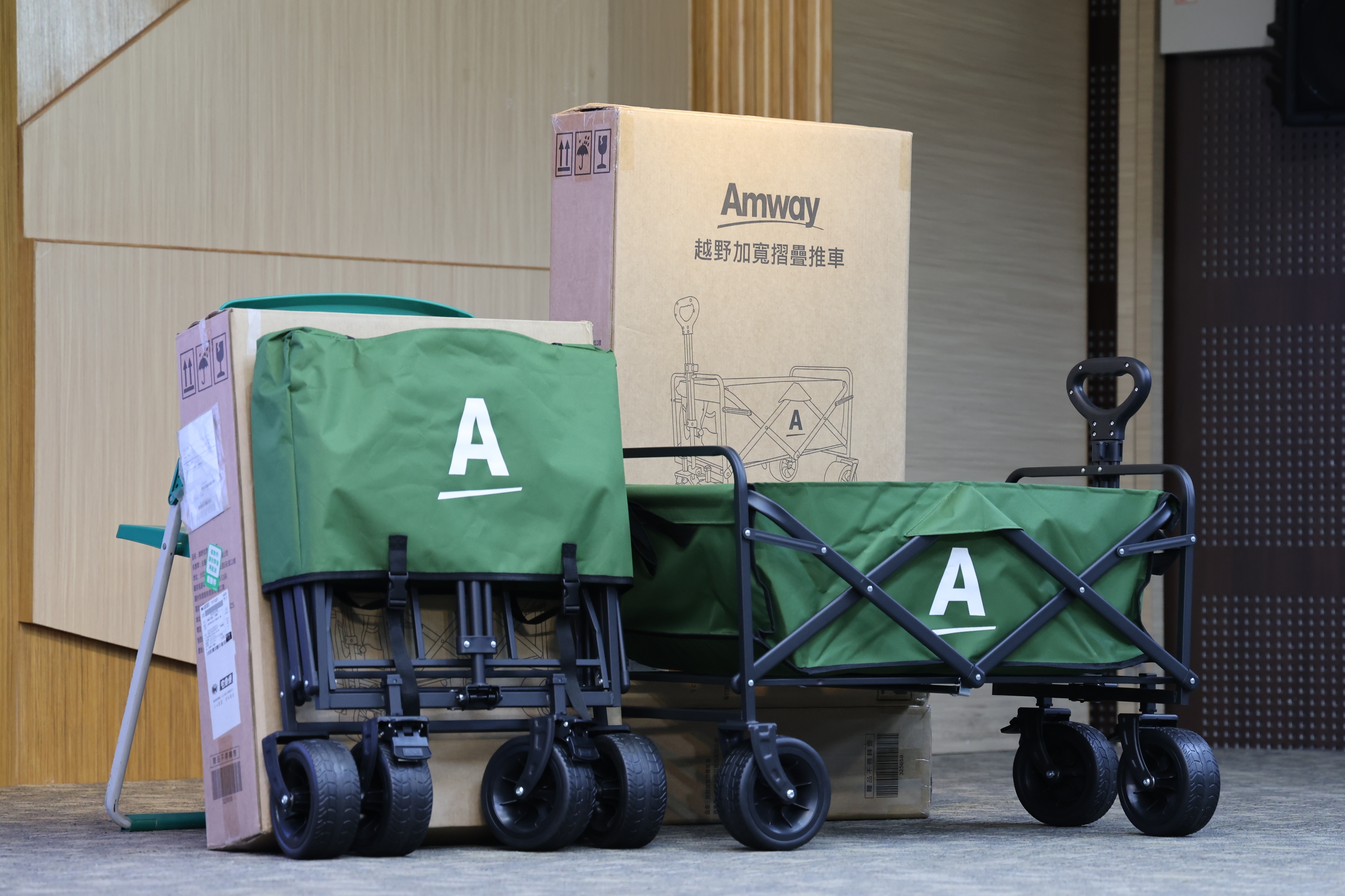 安麗台灣捐贈1,515台越野推車助學校　黃偉哲感謝企業攜手支持偏鄉教育