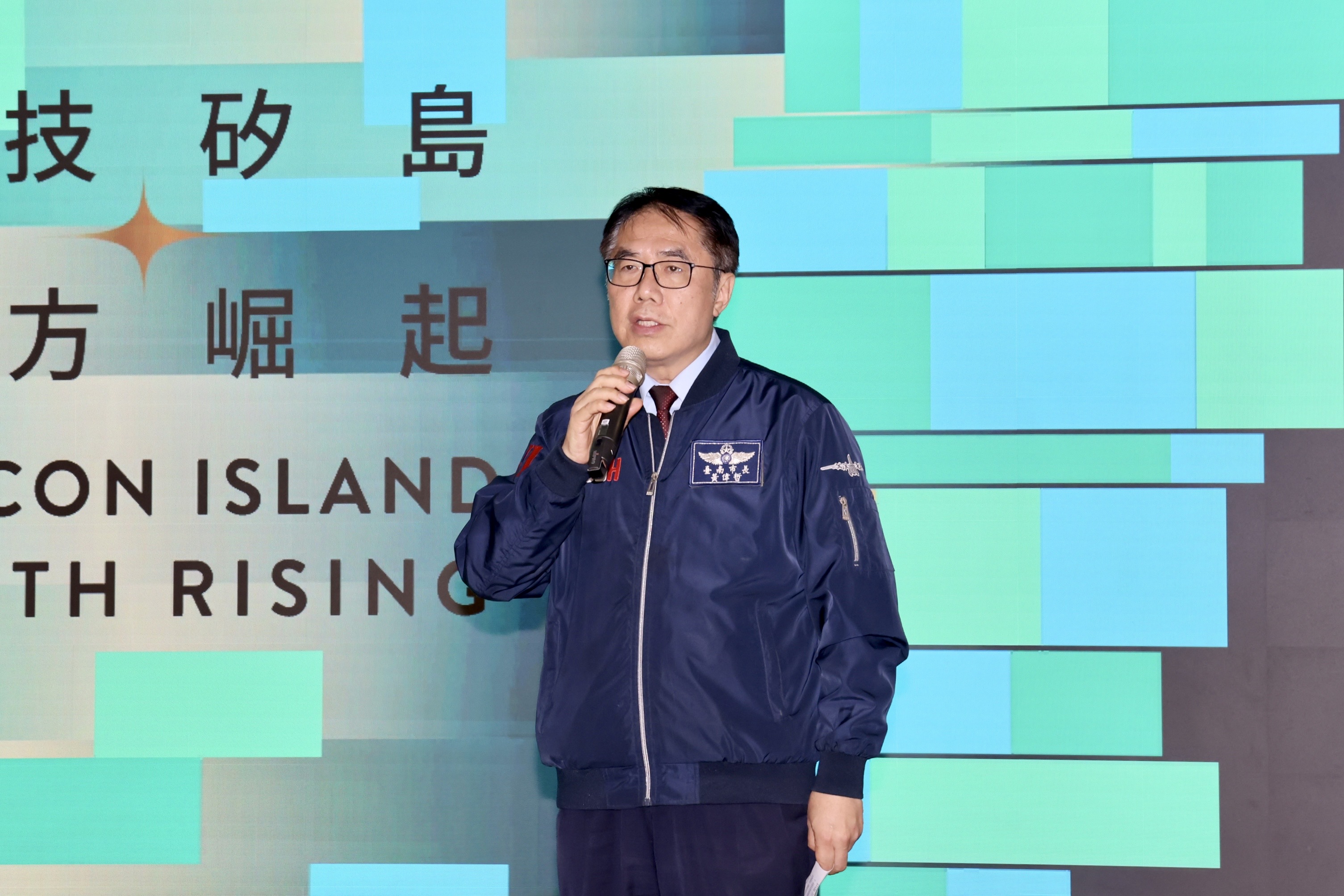 出席2025點亮沙崙「科技矽島X南方崛起」  黃偉哲：完善市政建設  推升台南科技發展