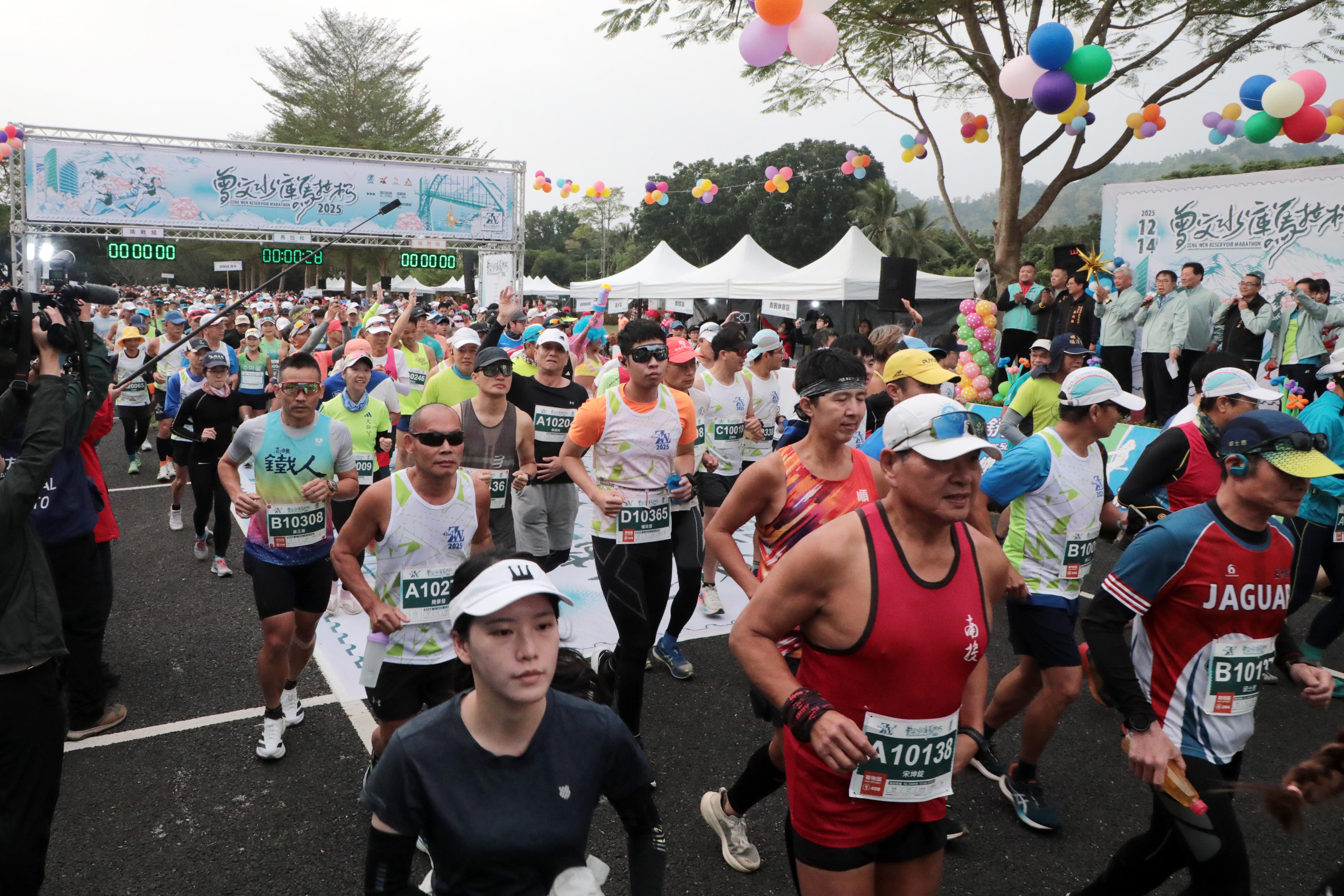 曾文水庫馬拉松起跑 黃偉哲鳴笛力挺3,650名跑者