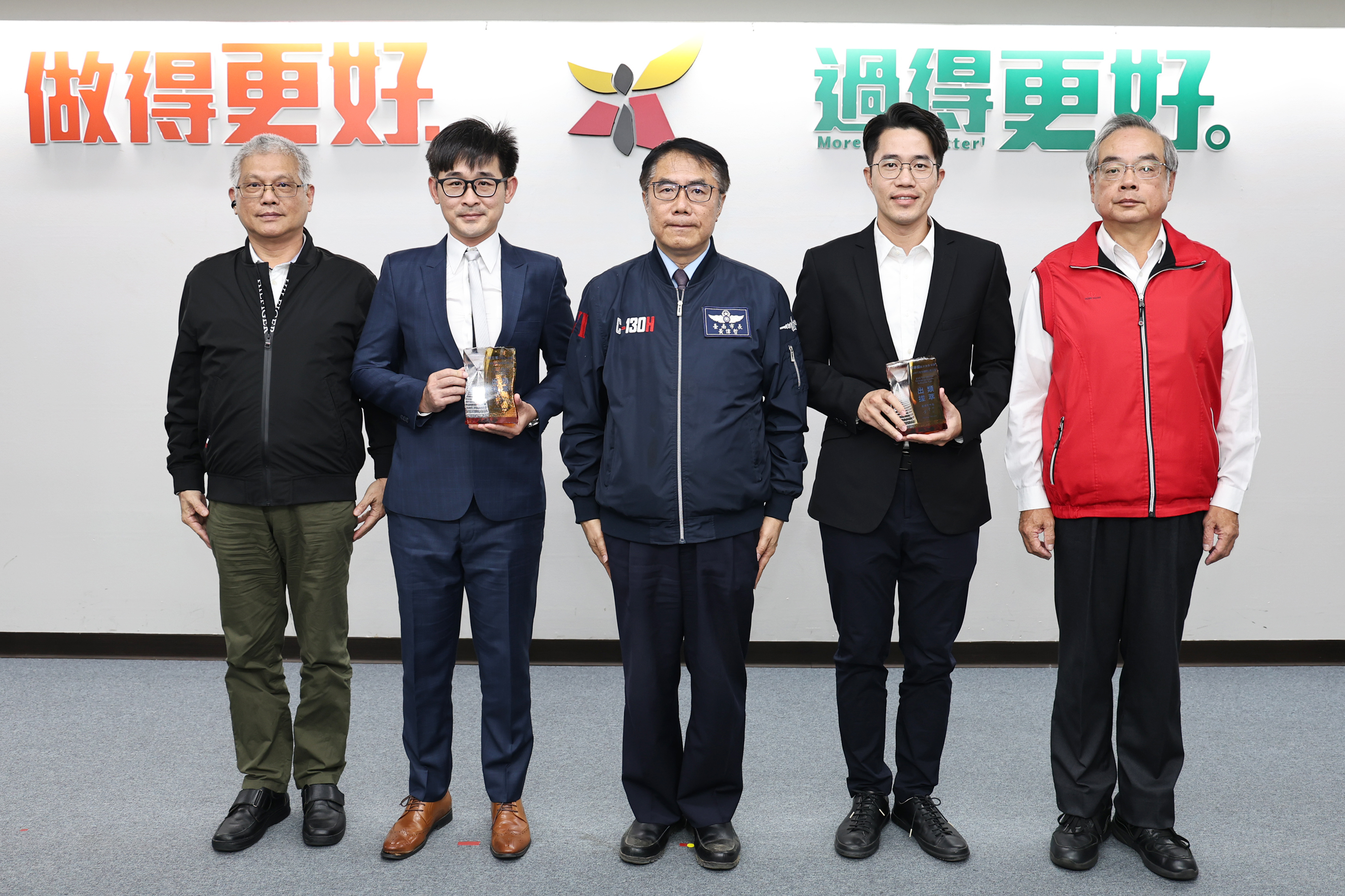 南市打詐救災表現亮眼  2名警消獲選行政院模範公務人員