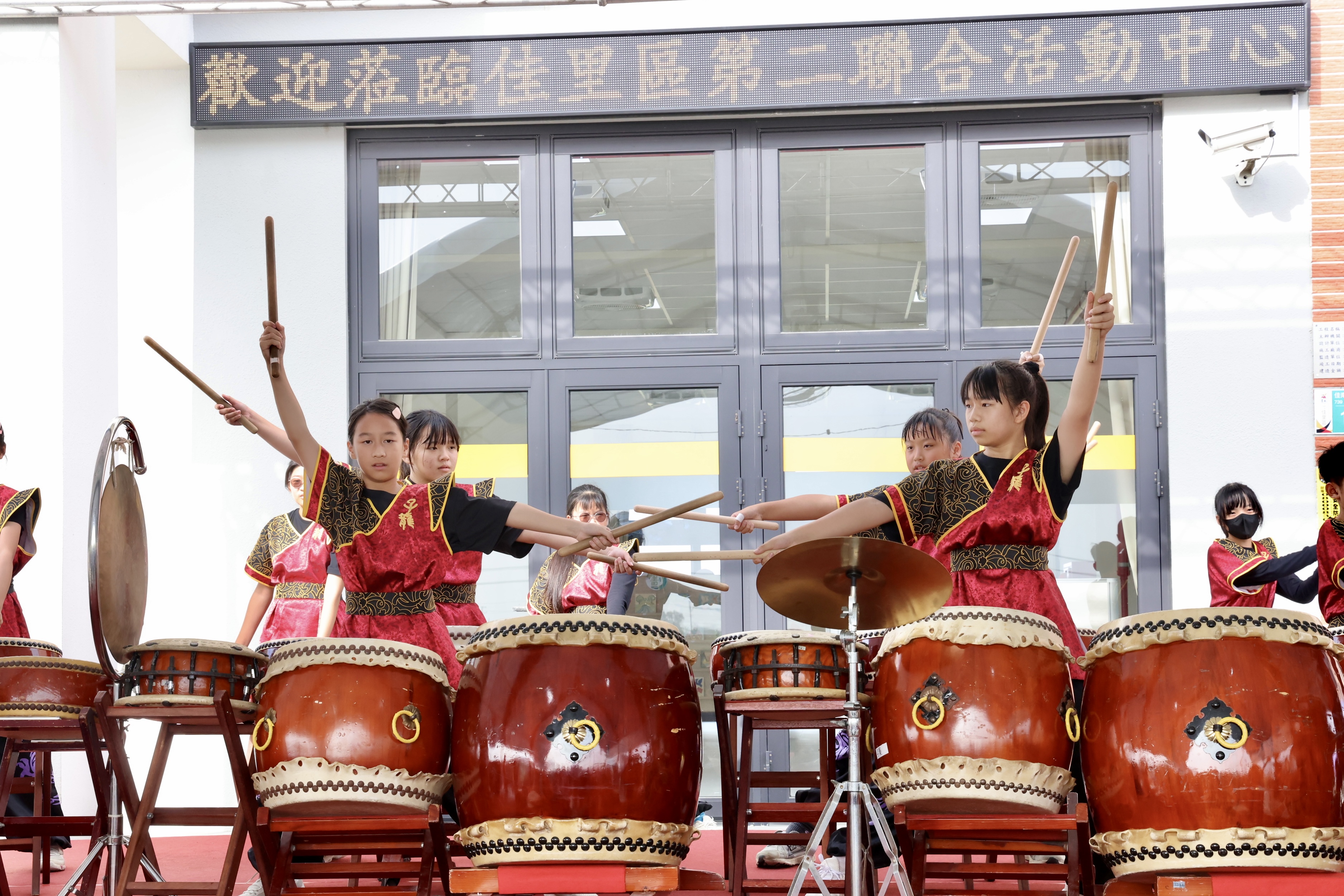 黃偉哲出席佳里區第二聯合活動中心啟用　打造居民共享新空間