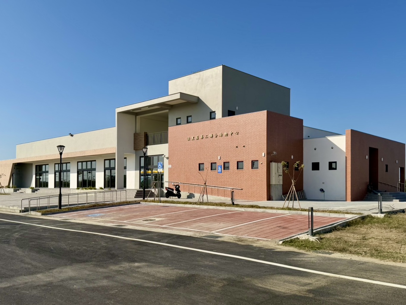 黃偉哲出席佳里區第二聯合活動中心啟用　打造居民共享新空間