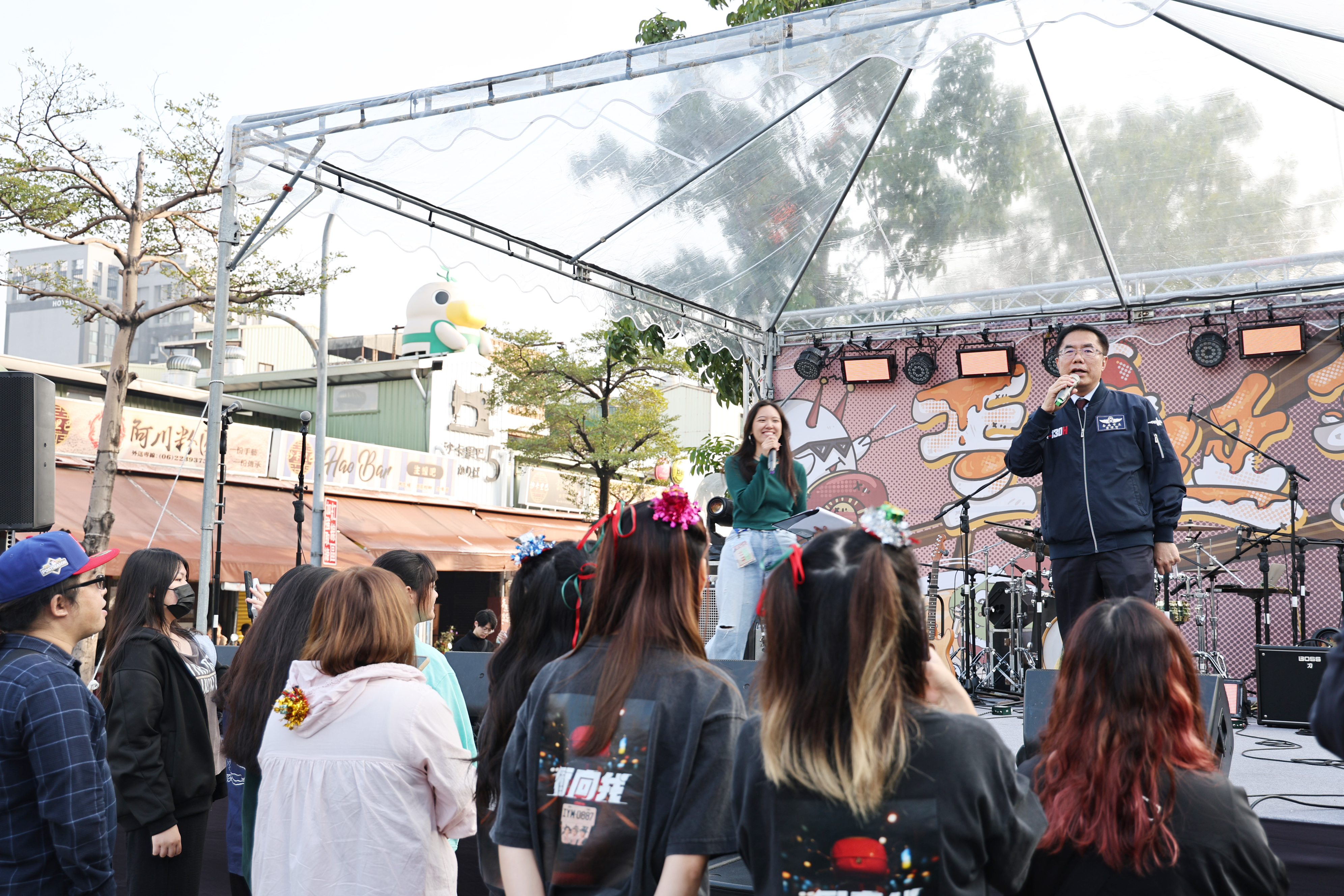 糖果森林海安聖誕日登場 黃偉哲逛市集、讚台南處處精彩