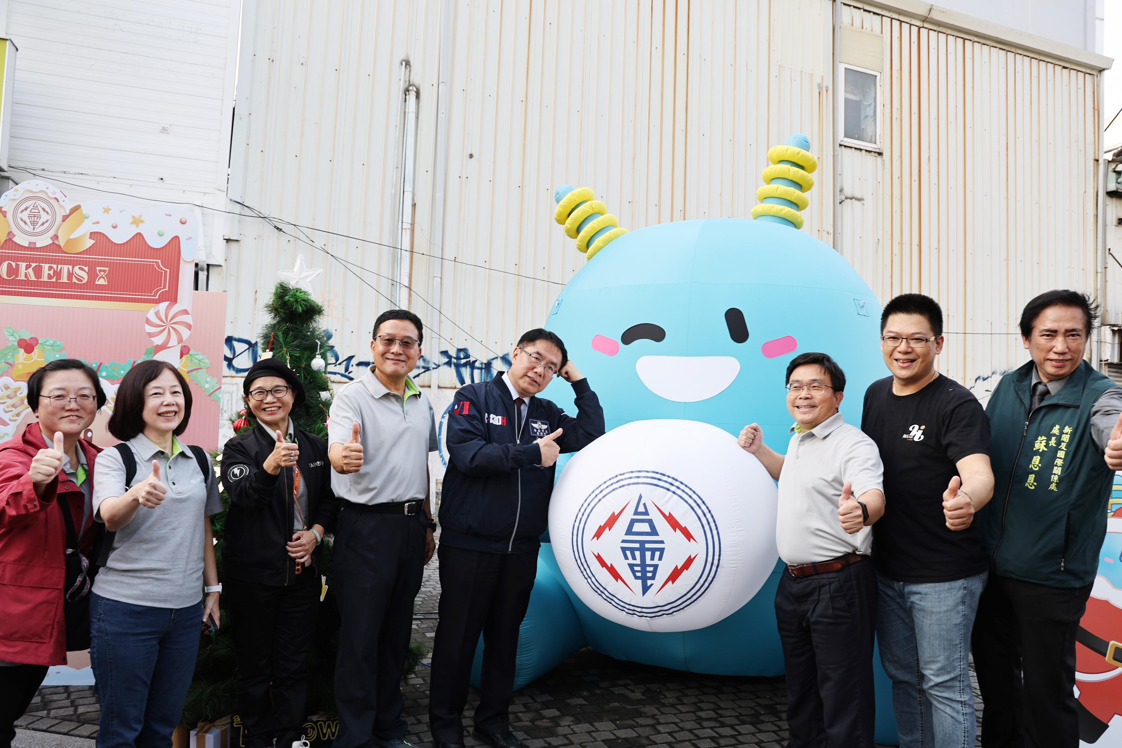 糖果森林海安聖誕日登場 黃偉哲逛市集、讚台南處處精彩