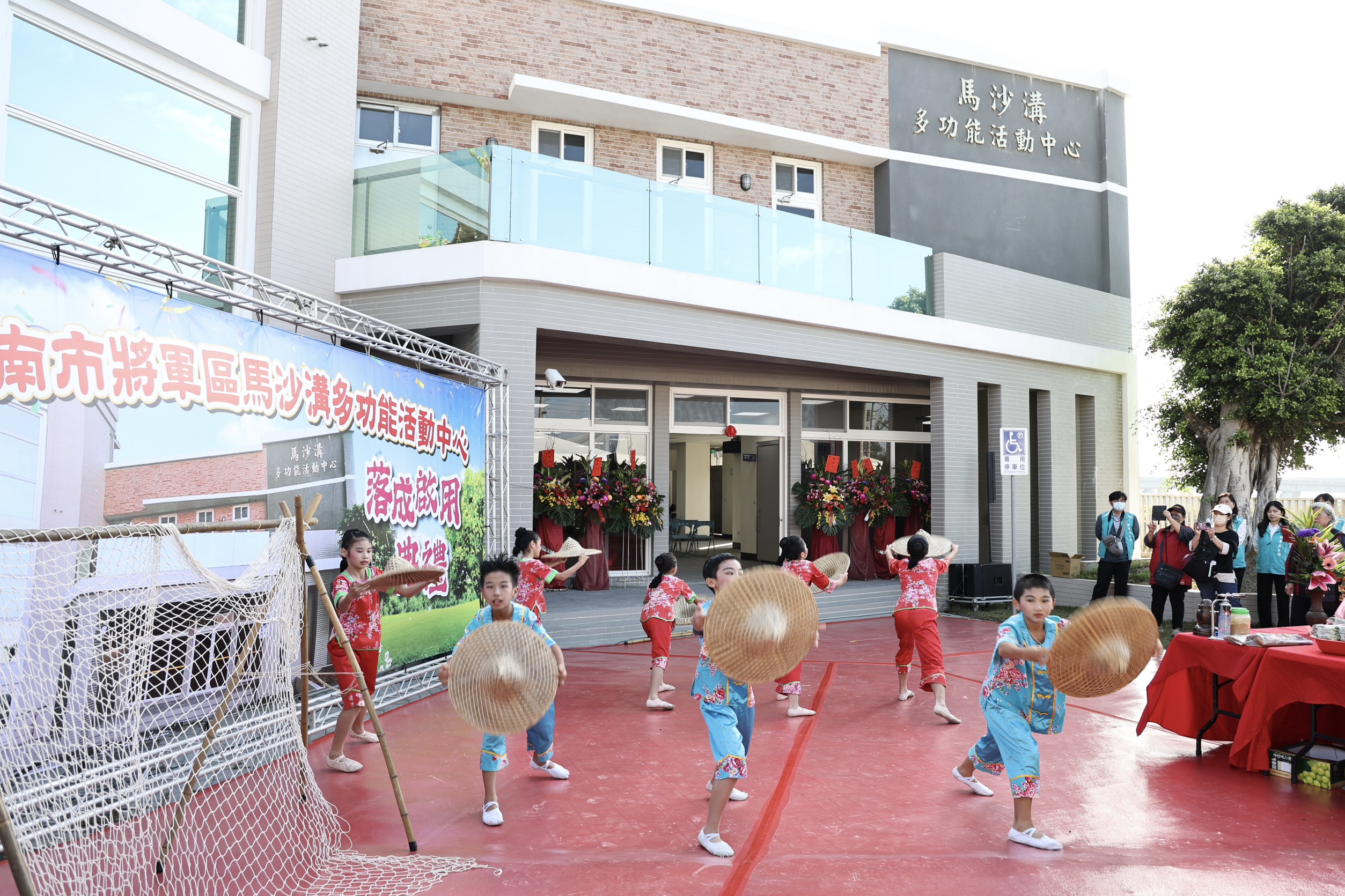 將軍區「馬沙溝多功能活動中心」落成啟用   黃偉哲開心與鄉親分享喜悅