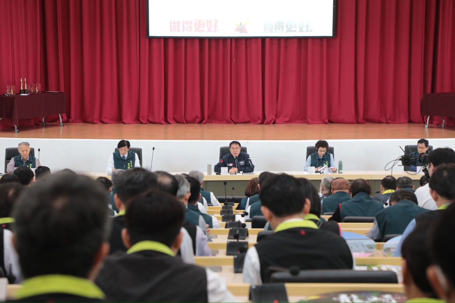 七年足跡可繞行台灣543圈！黃偉哲公布7週年市政數據：吸引投資額近3000億元、減債逾2百億