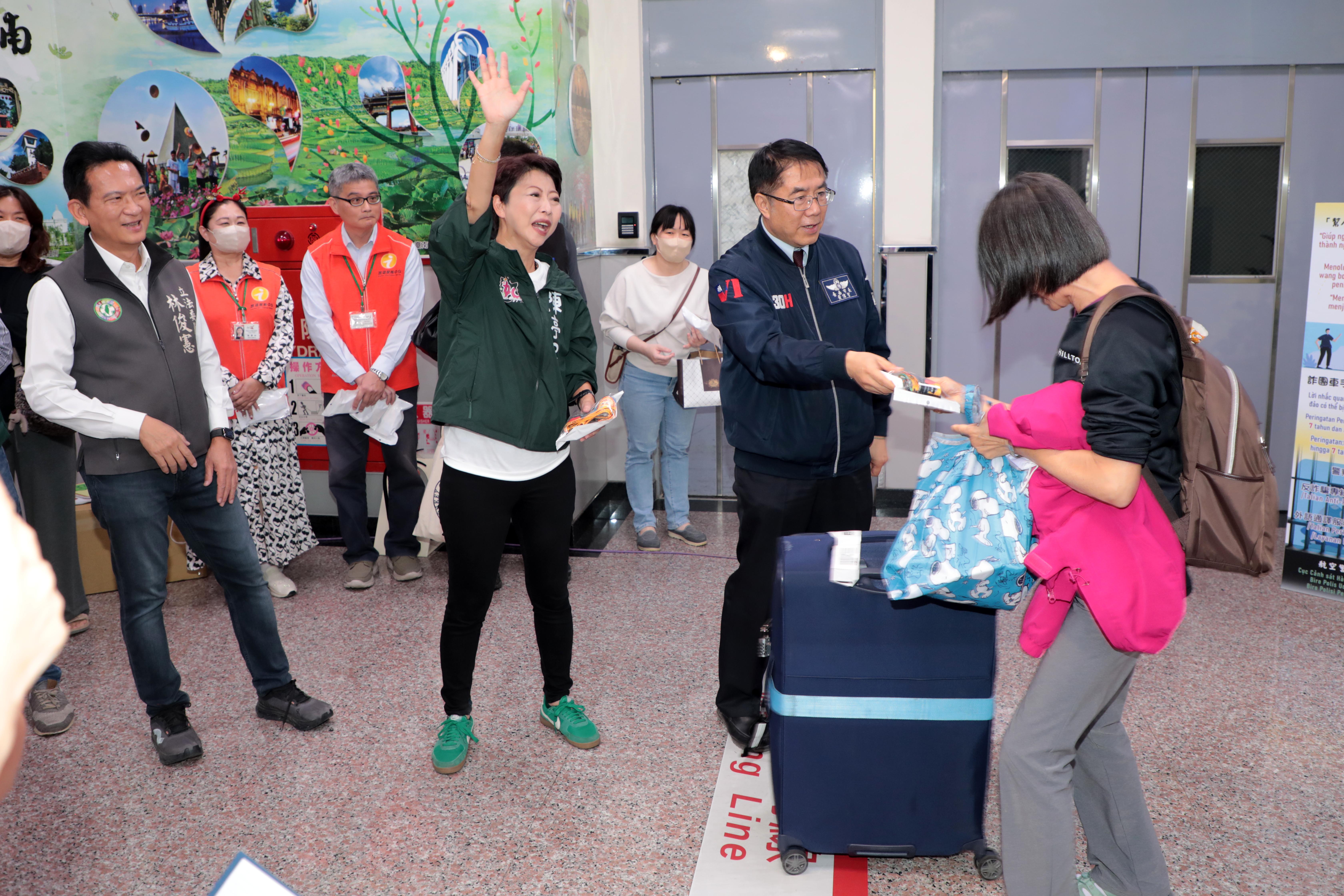 台南與沖繩直航正式開啟 黃偉哲開心迎接首批沖繩來台旅客