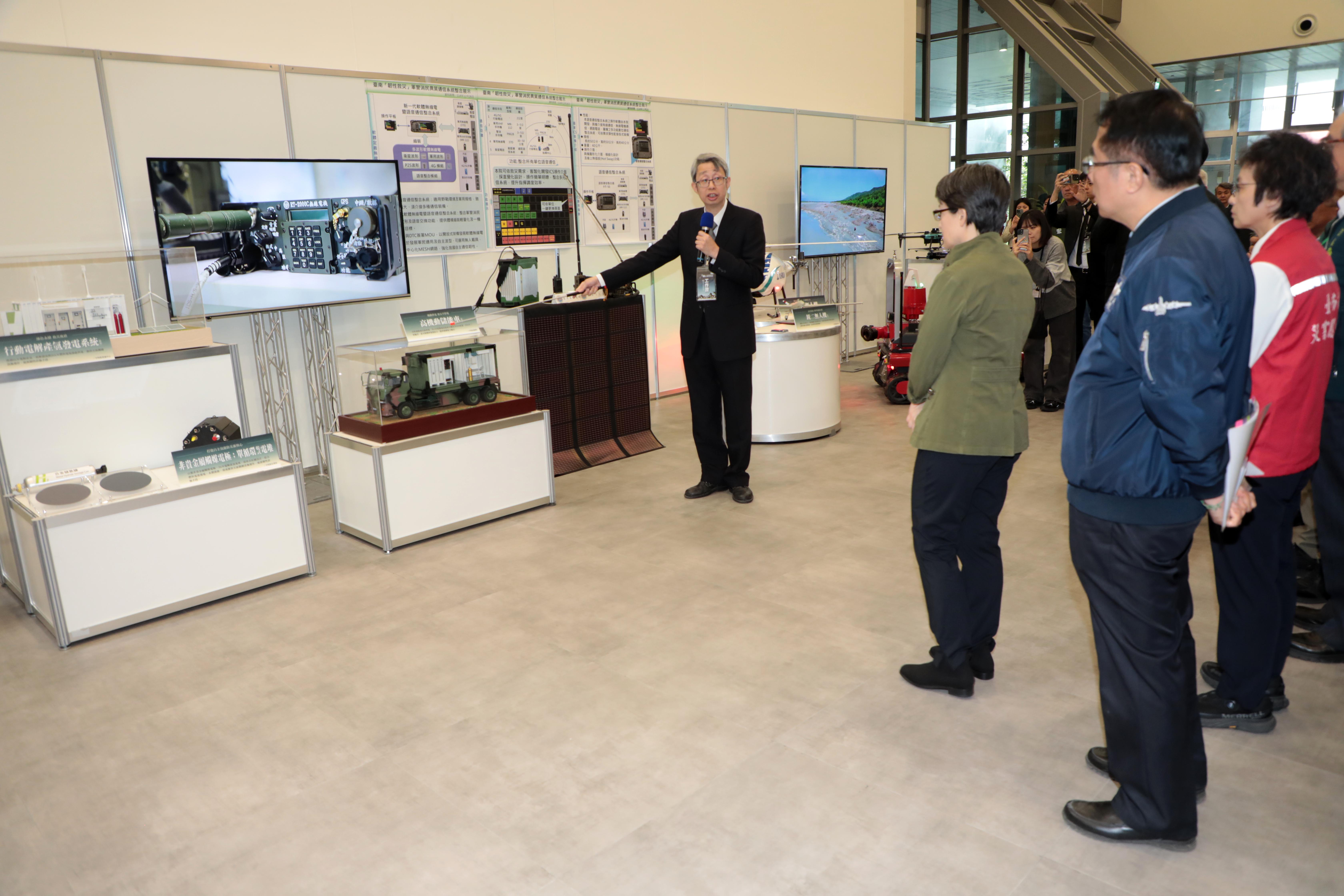 南市辦理全國首創產官研合作無人機救災展演   黃偉哲：助益救災效能   展現科技溫暖