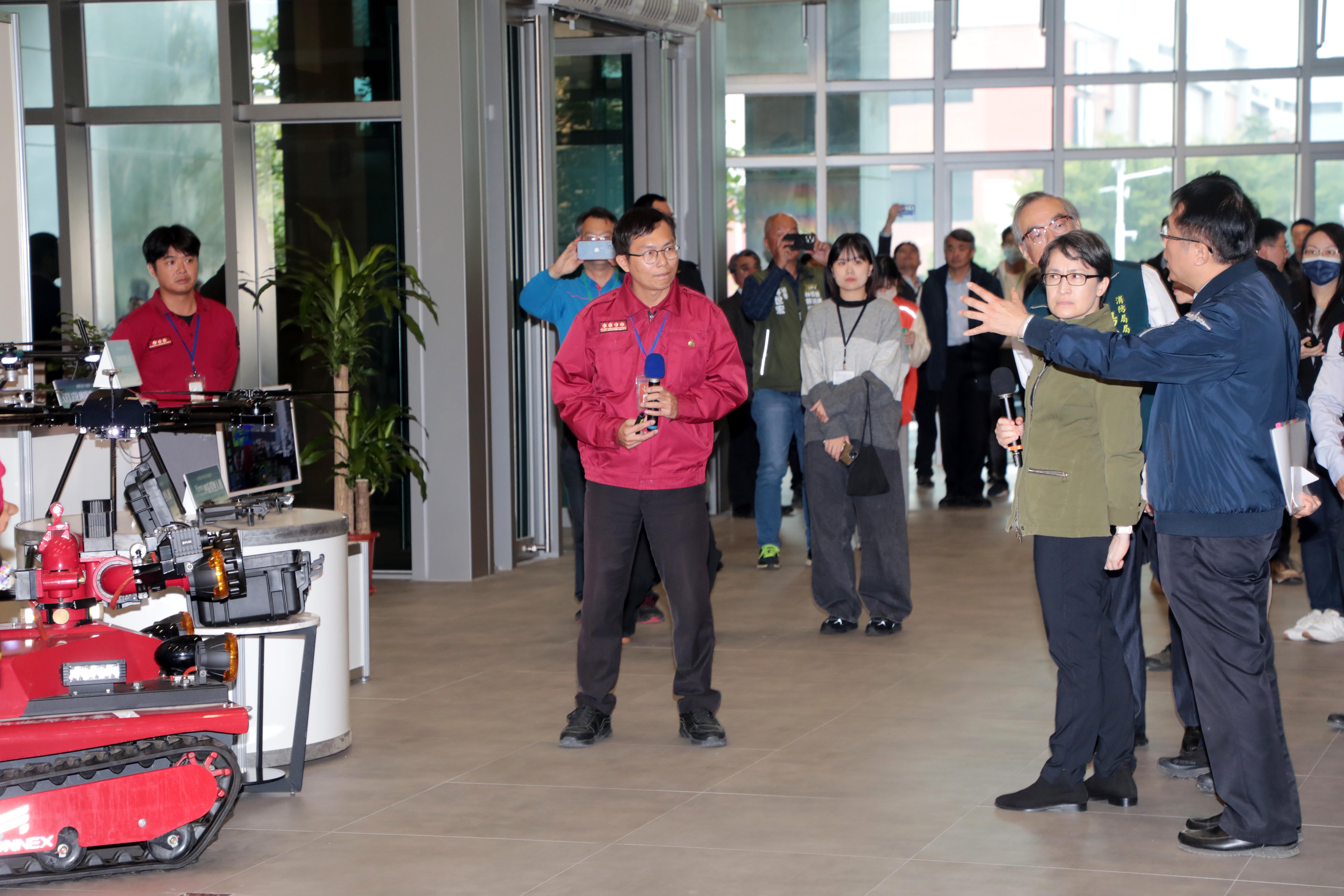 南市辦理全國首創產官研合作無人機救災展演   黃偉哲：助益救災效能   展現科技溫暖