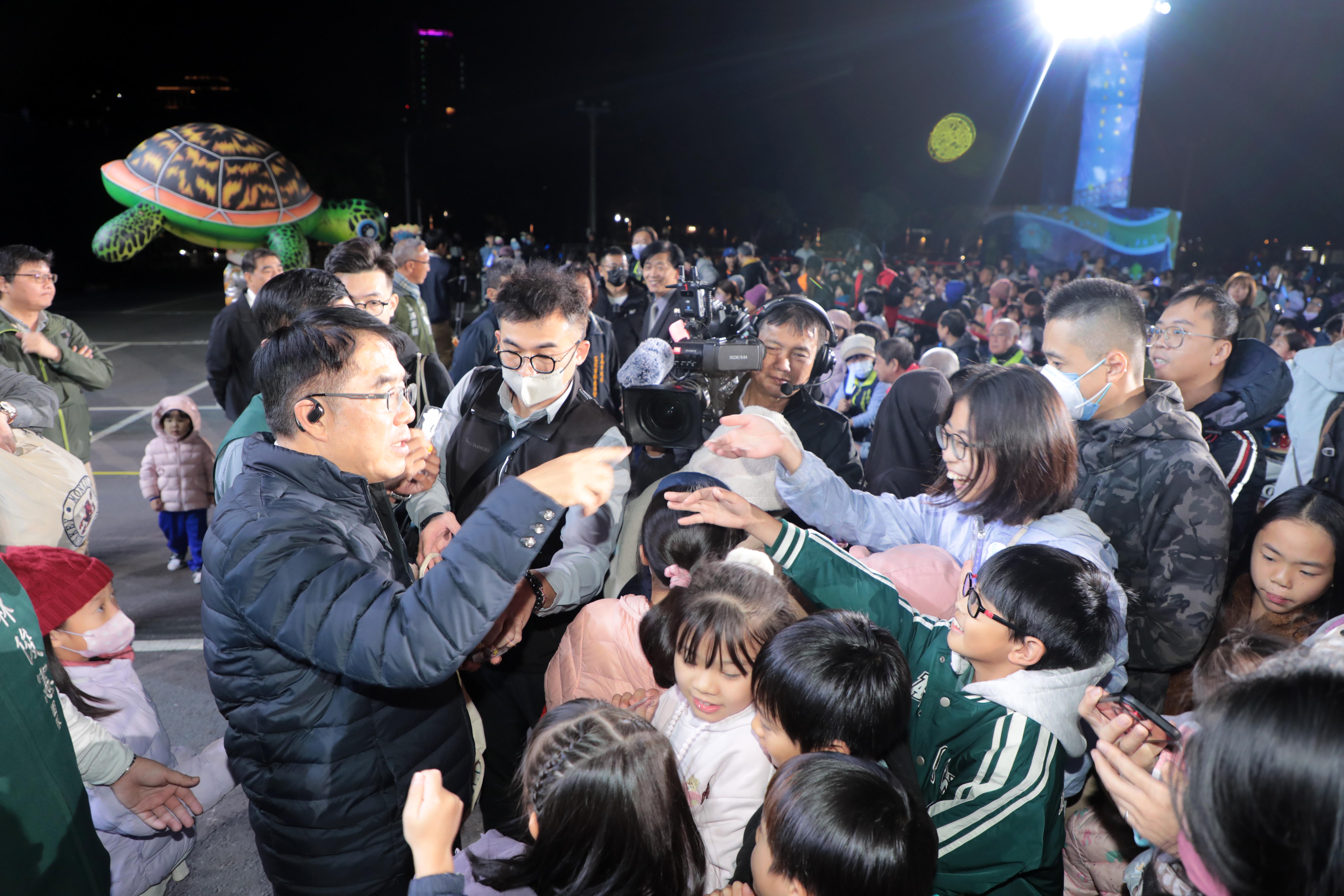 共下來看客家兒童劇!  台南化身「燈怪宇宙」 唱瓜瓜歌送小燈怪