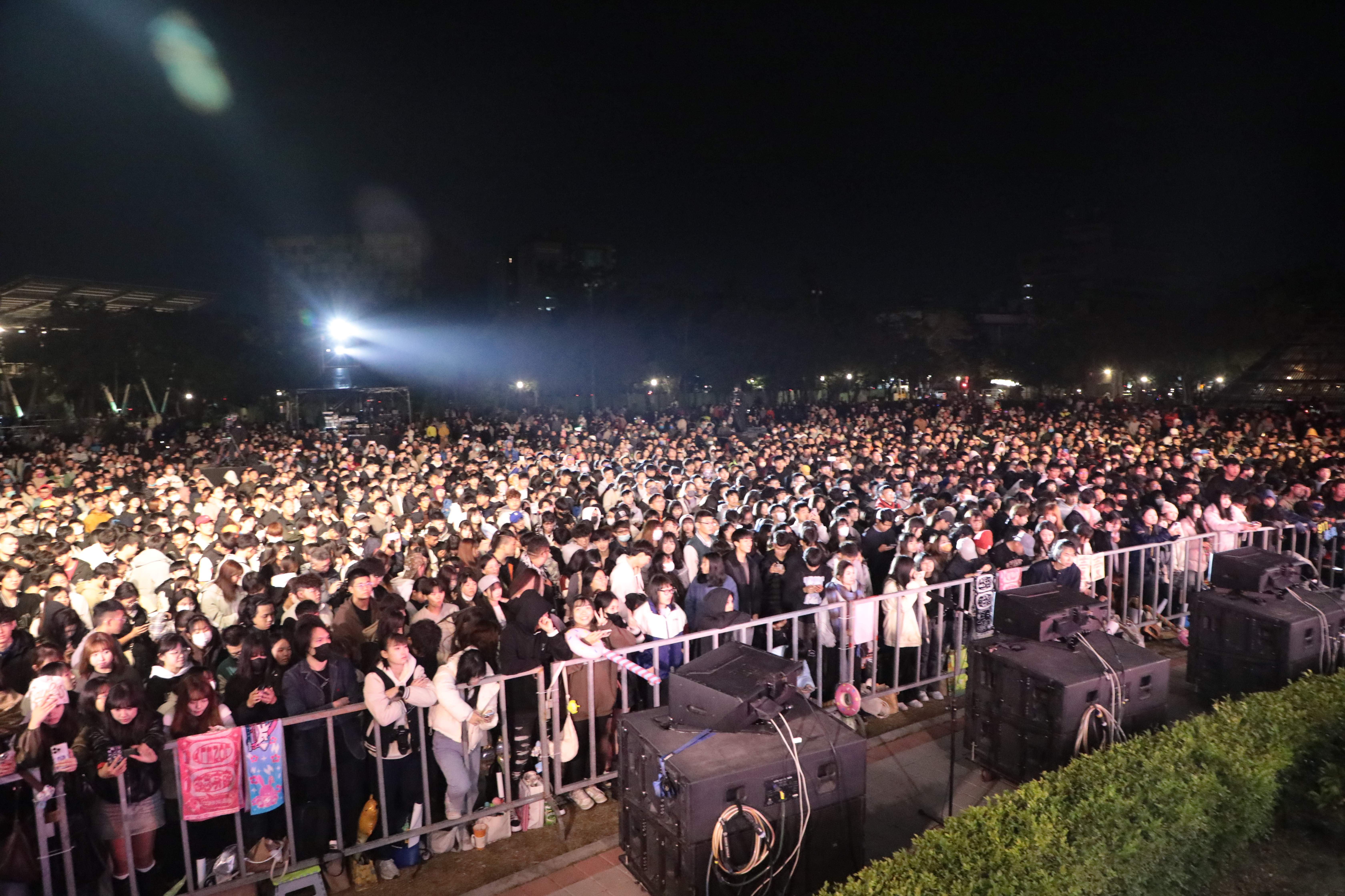 爆滿超過6萬人次！「2026台南好young」南瀛草地音樂會 台、日藝人接力開唱   玖壹壹壓軸嗨翻全場粉絲