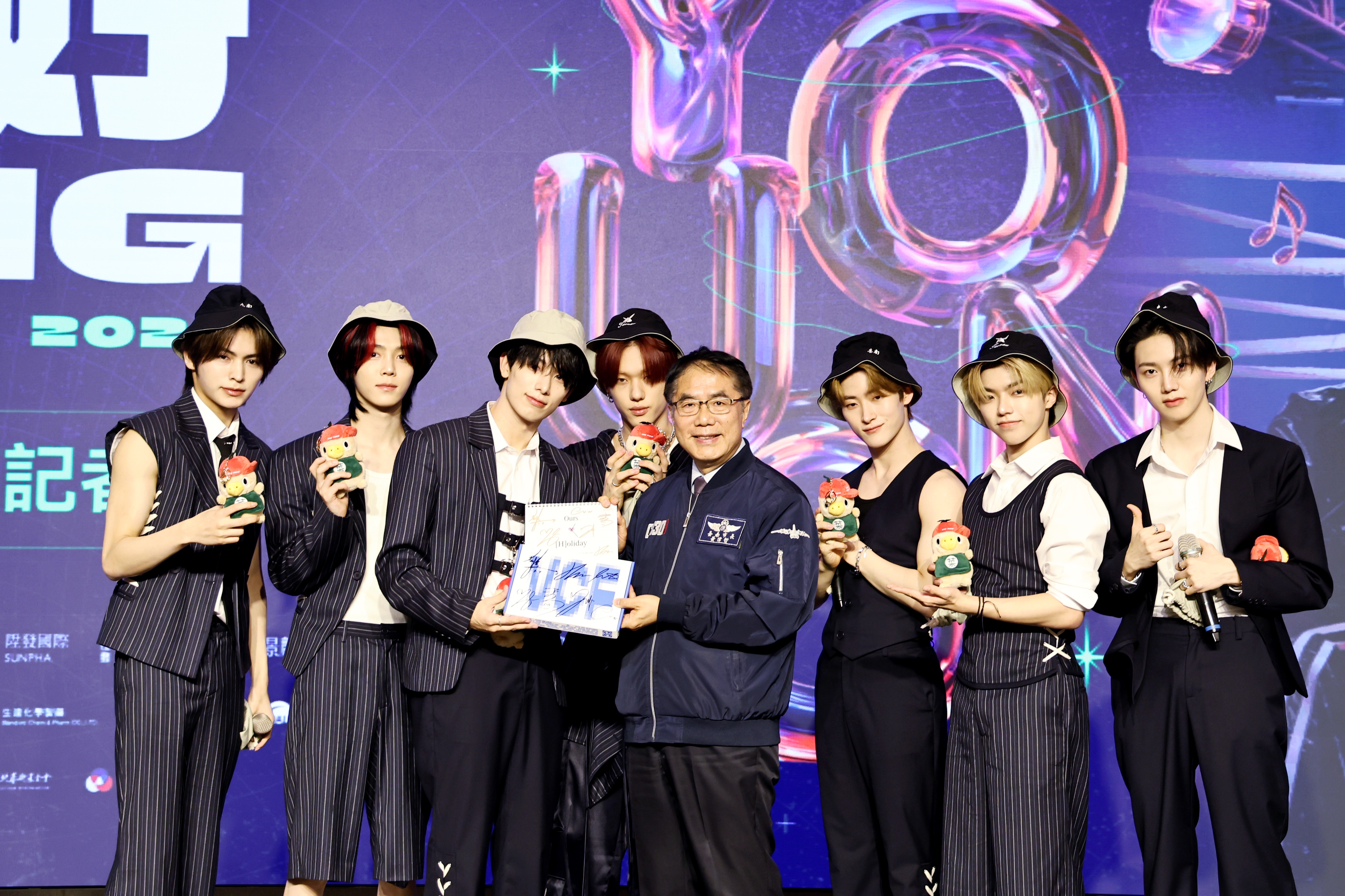 跨年演出藝人鈴木愛理、新生代男團ALL(H)OURS抵台南 各地應援粉絲全員就位