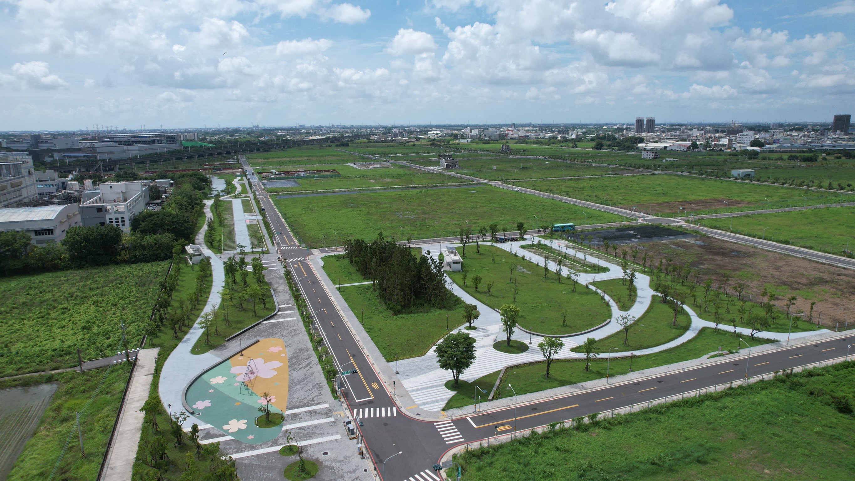 臺南市115年公告土地現值及公告地價評定通過　公告現值調幅4.42%、公告地價調幅7.55%　新光三越新天地店成新地王