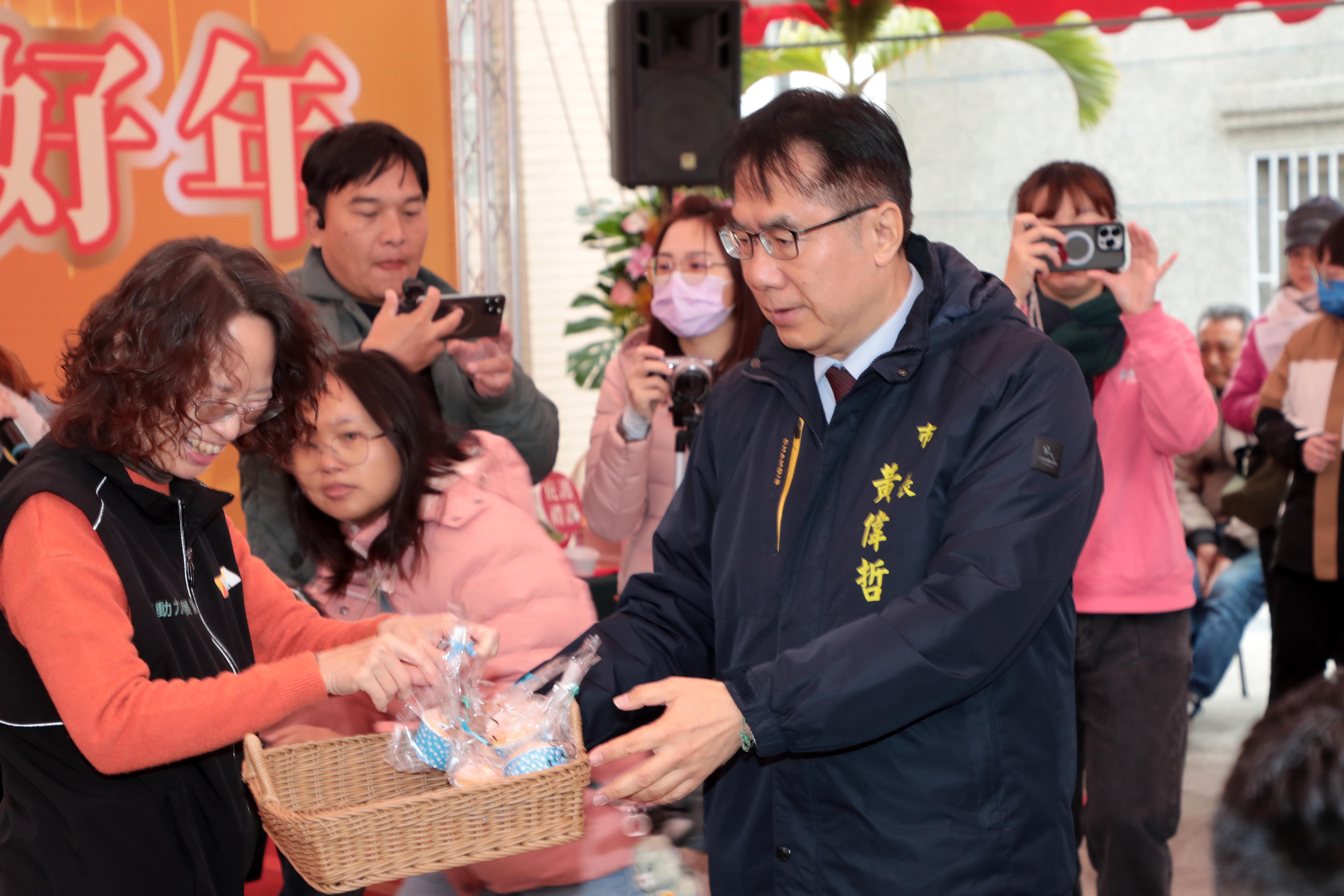最有愛的年菜在台南！黃偉哲力挺庇護工場　邀市民用消費傳遞溫暖迎金馬年