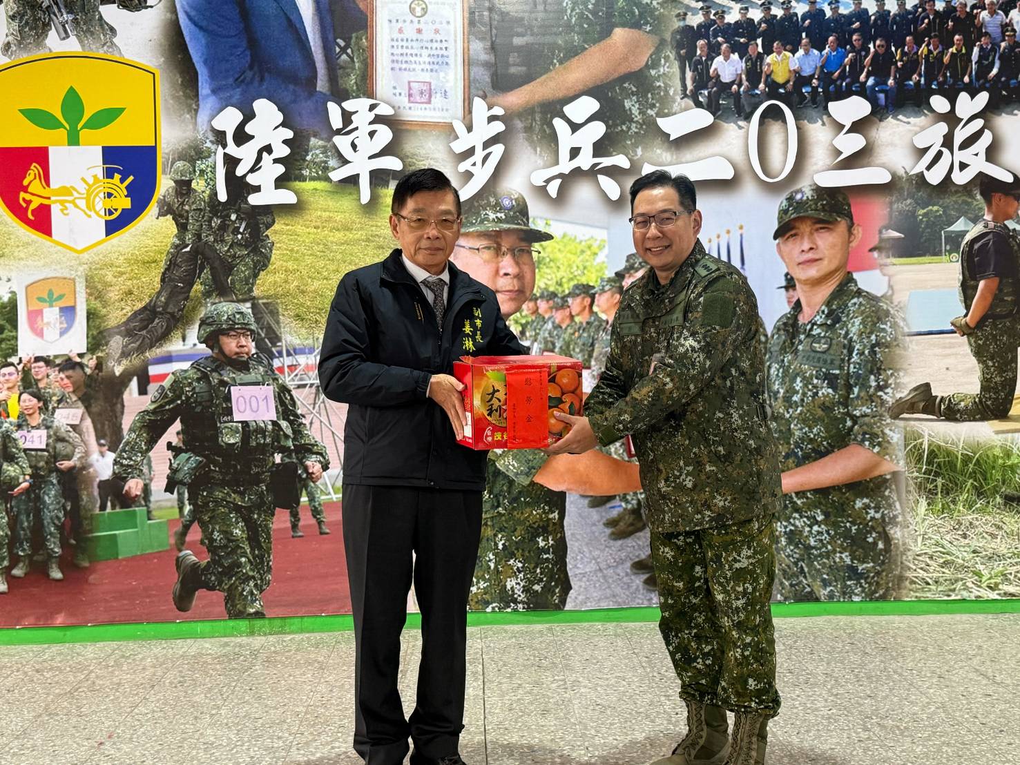 臺南市副市長姜淋煌慰問新訓役男　致贈慰勞品祝賀佳節