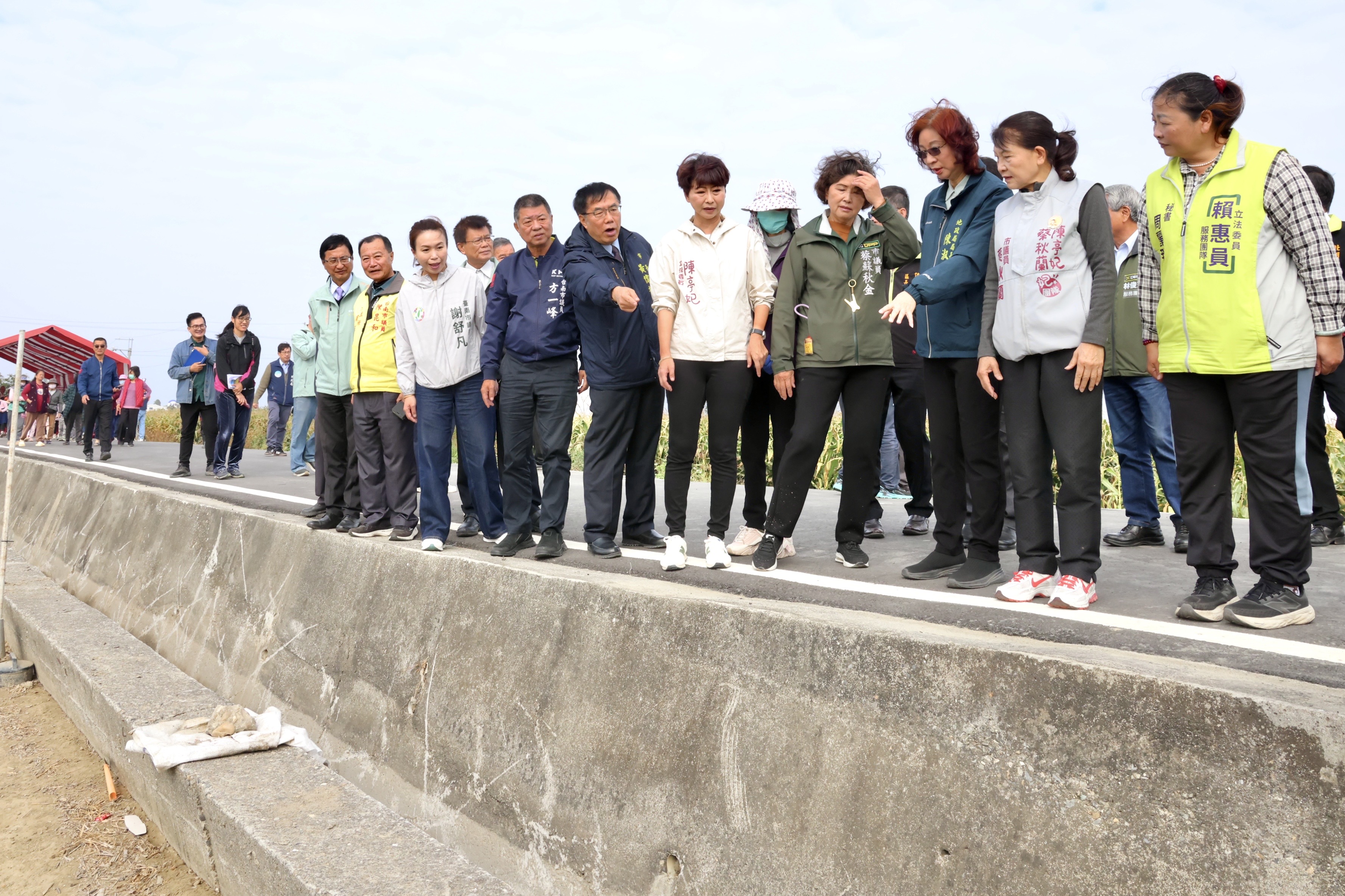 台南農水路7年改善4.7條高速公路 黃偉哲邀中央視察盼持續重視基層建設需求